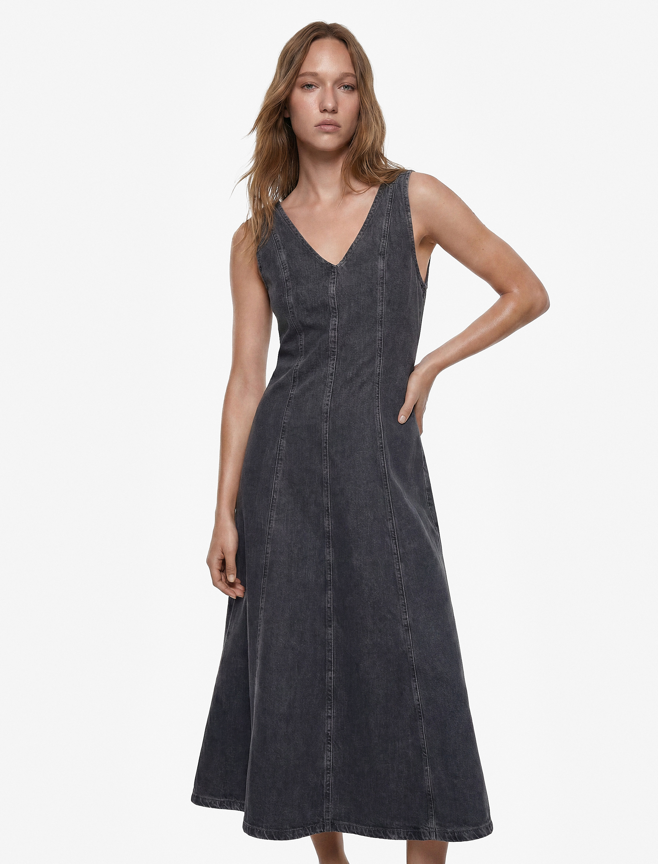   Dikiş Detaylı V Yaka Kolsuz Uzun Denim Elbise