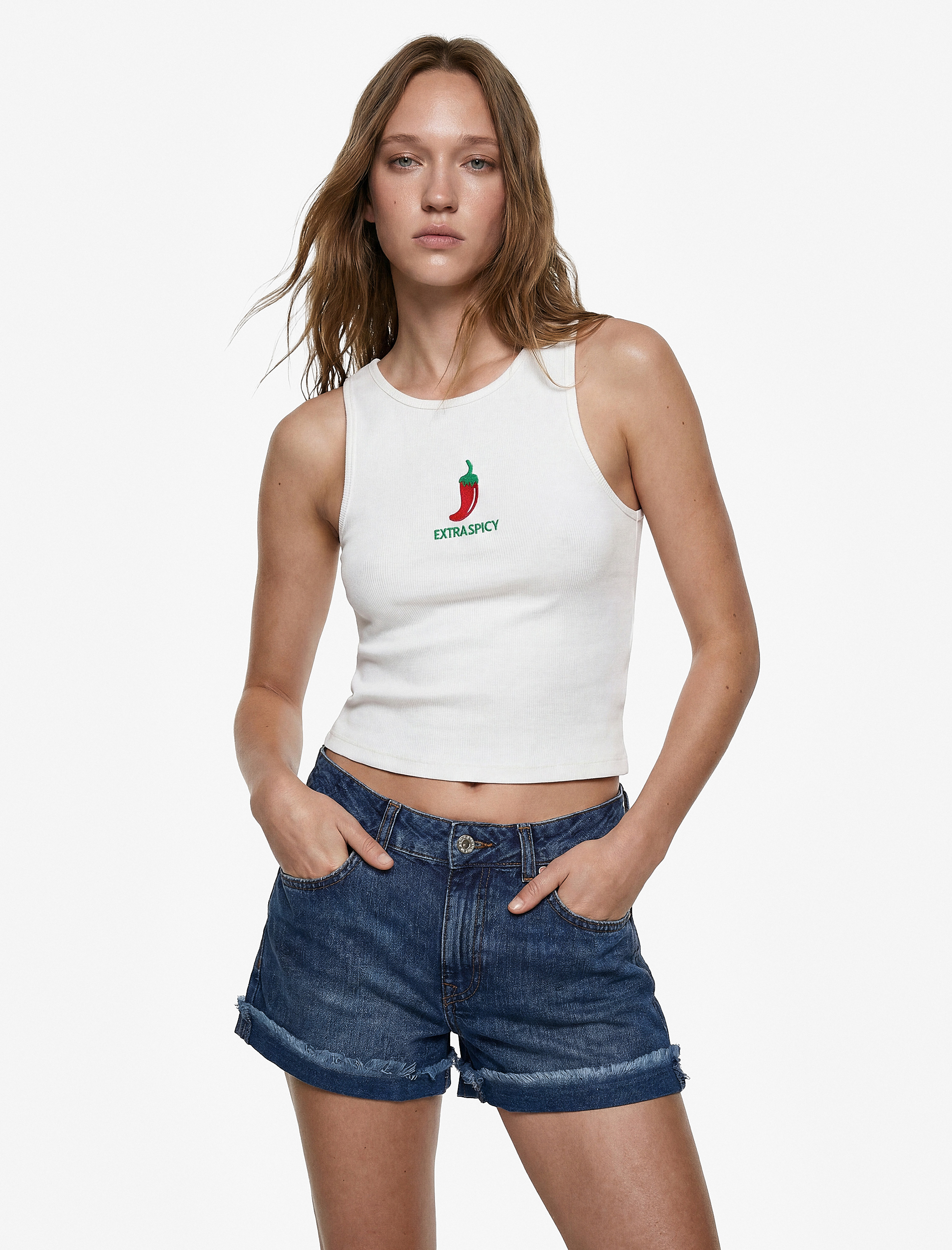   Pamuklu Düğmeli Normal Bel Katlı Paça Mini Denim Şort