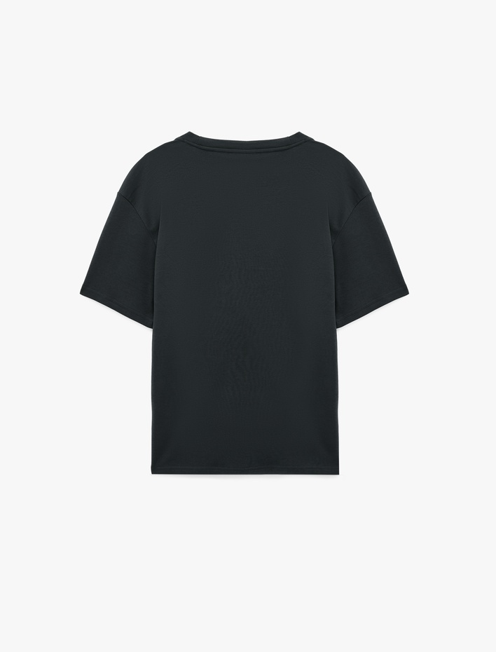  Pamuklu Bisiklet Yaka Kısa Kollu Basic Oversize Tişört
