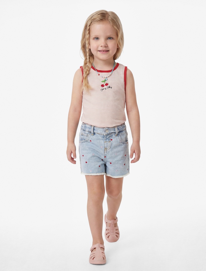 Kız Bebek Pamuklu Cepli Kalpli Nakışlı Denim Şort