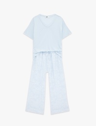 Viskon Kumaş Rahat Kesim V Yaka Kısa Kollu Pijama Takımı