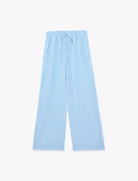 Cep Detaylı Viskon Kumaş Normal Bel Bağcıklı Geniş Paça Çizgili Pijama Pantolon