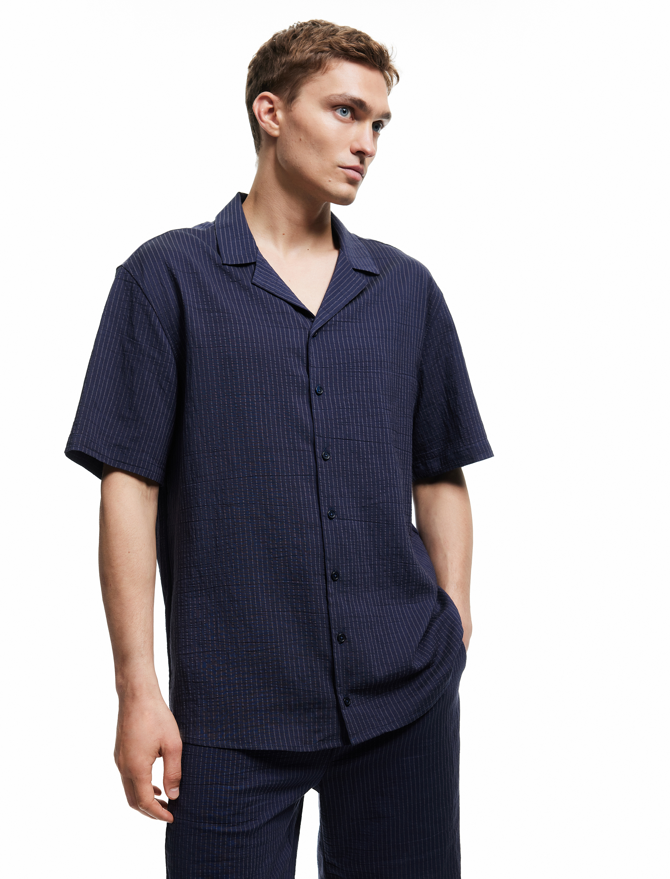   Kısa Kollu Gömlek Devrik Yaka Düğmeli Slim Fit