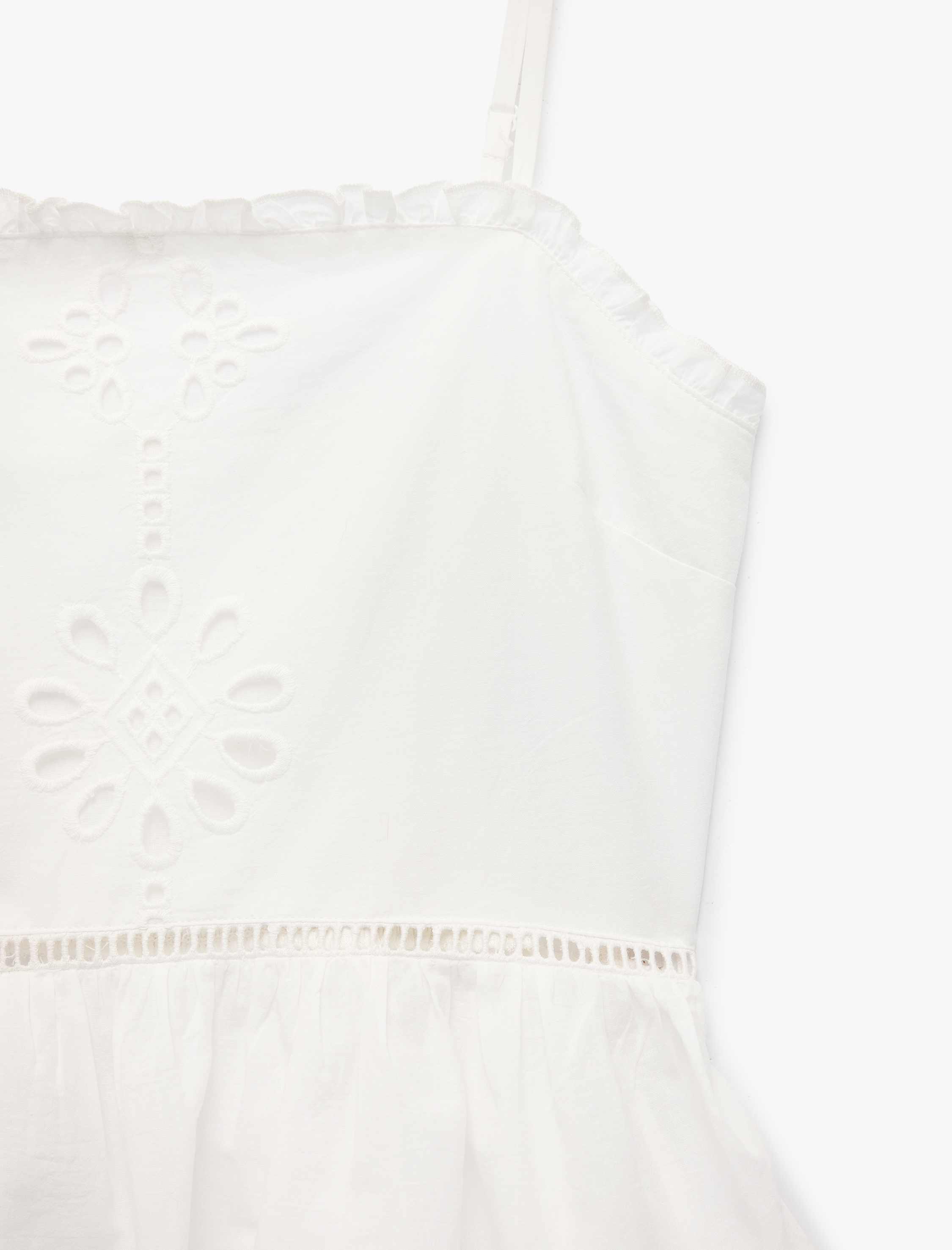   Pamuklu Dantel Detaylı Brodeli Fistolu Fırfırlı Askılı Crop Bluz