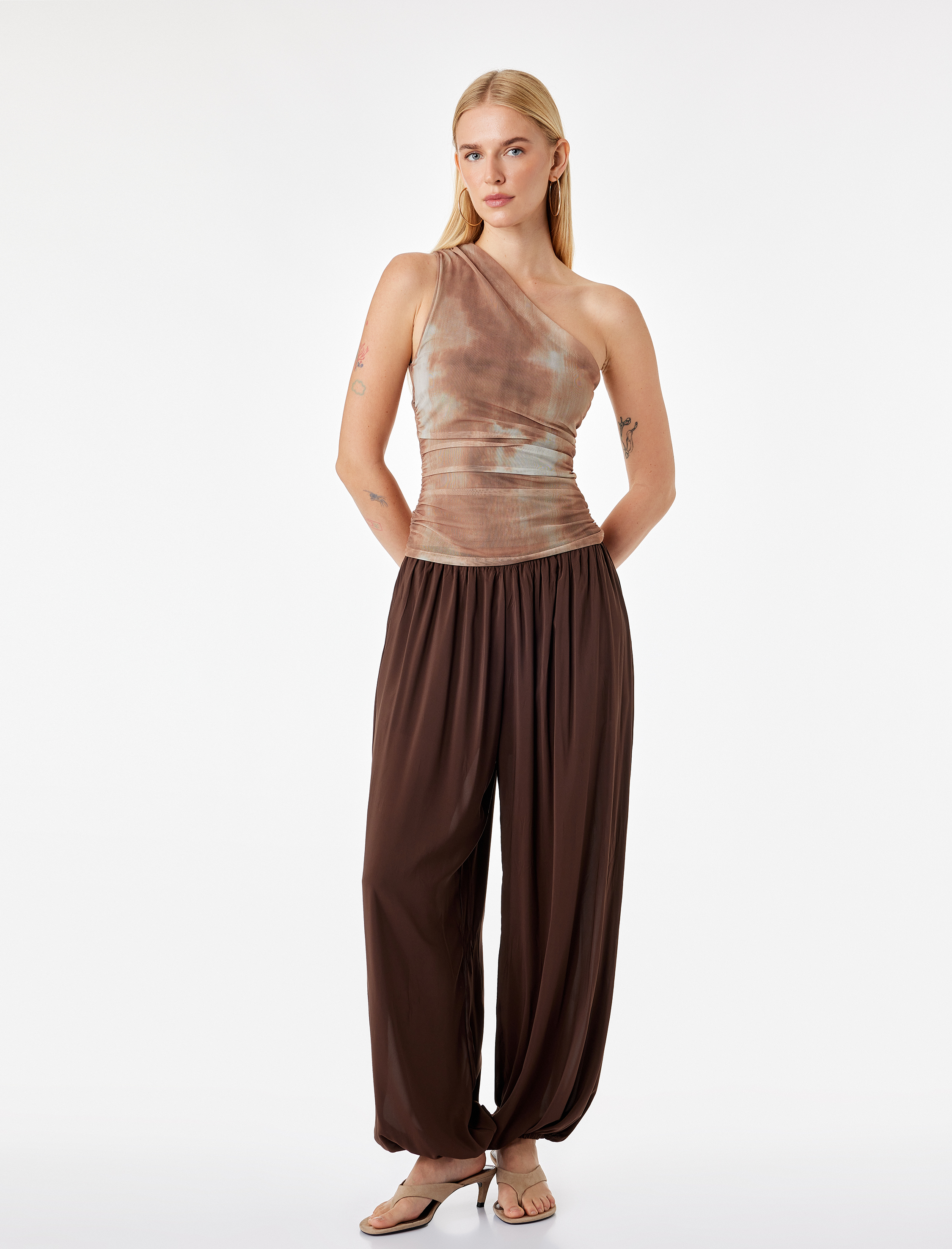   Batik Desenli Drapeli Tül Slim Fit Tek Omuz Bluz