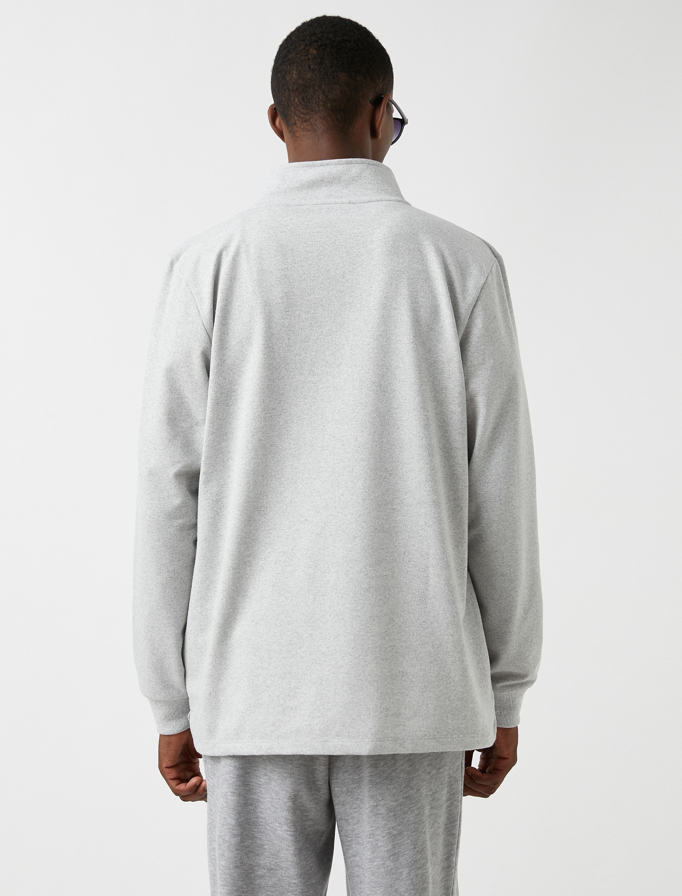   Fermuarlı Dik Yaka Sweatshirt
