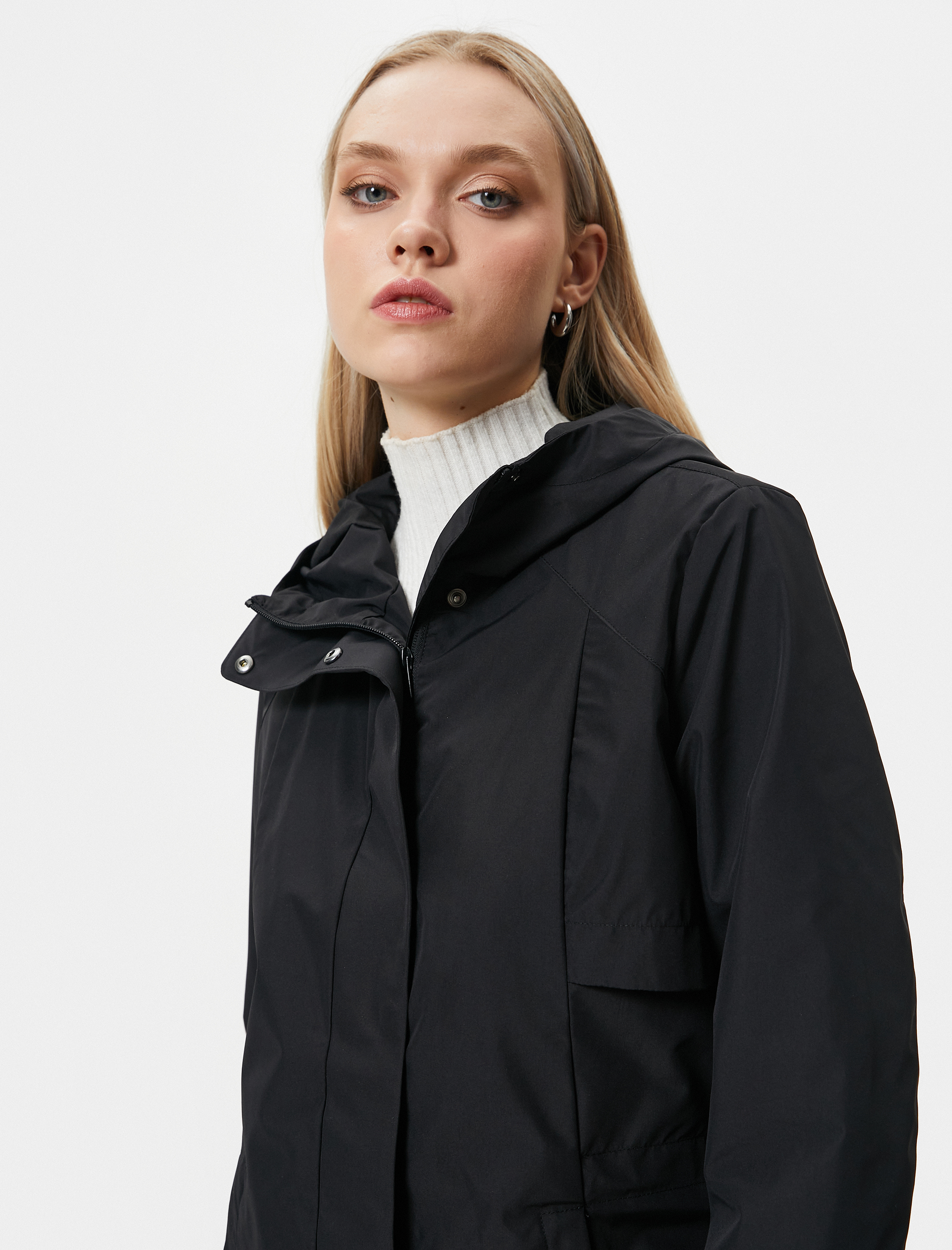   Uzun Outdoor Mont Kapüşonlu Cep Detaylı Çıtçıtlı