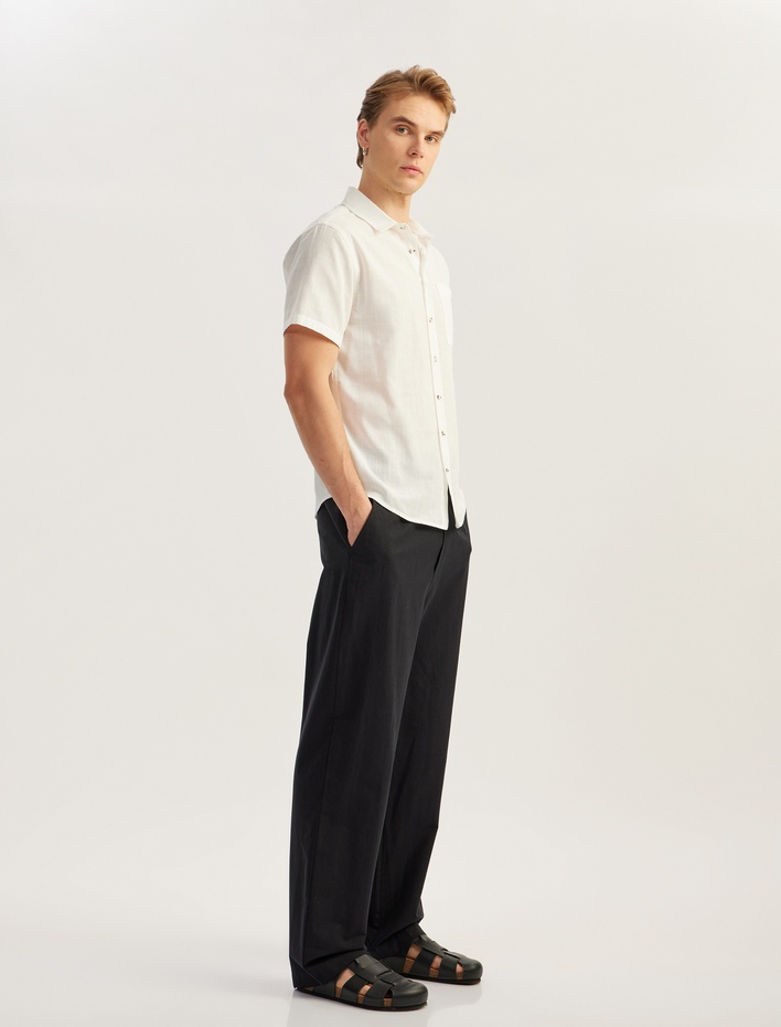  Kısa Kollu Pamuklu Cep Detaylı Slim Fit Gömlek
