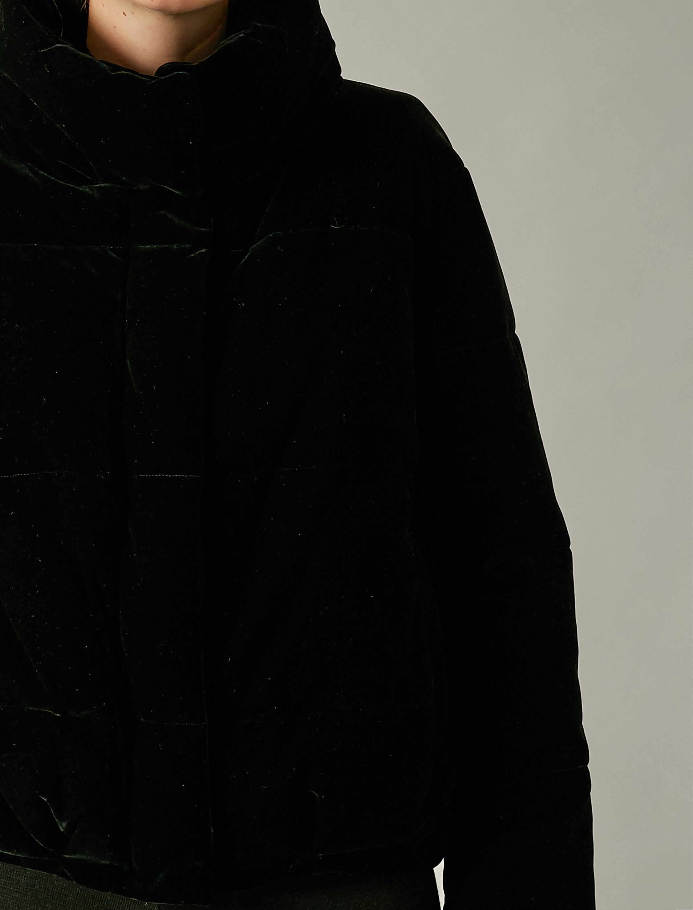   Fermuarlı Kadife Görünümlü Crop Şişme Mont