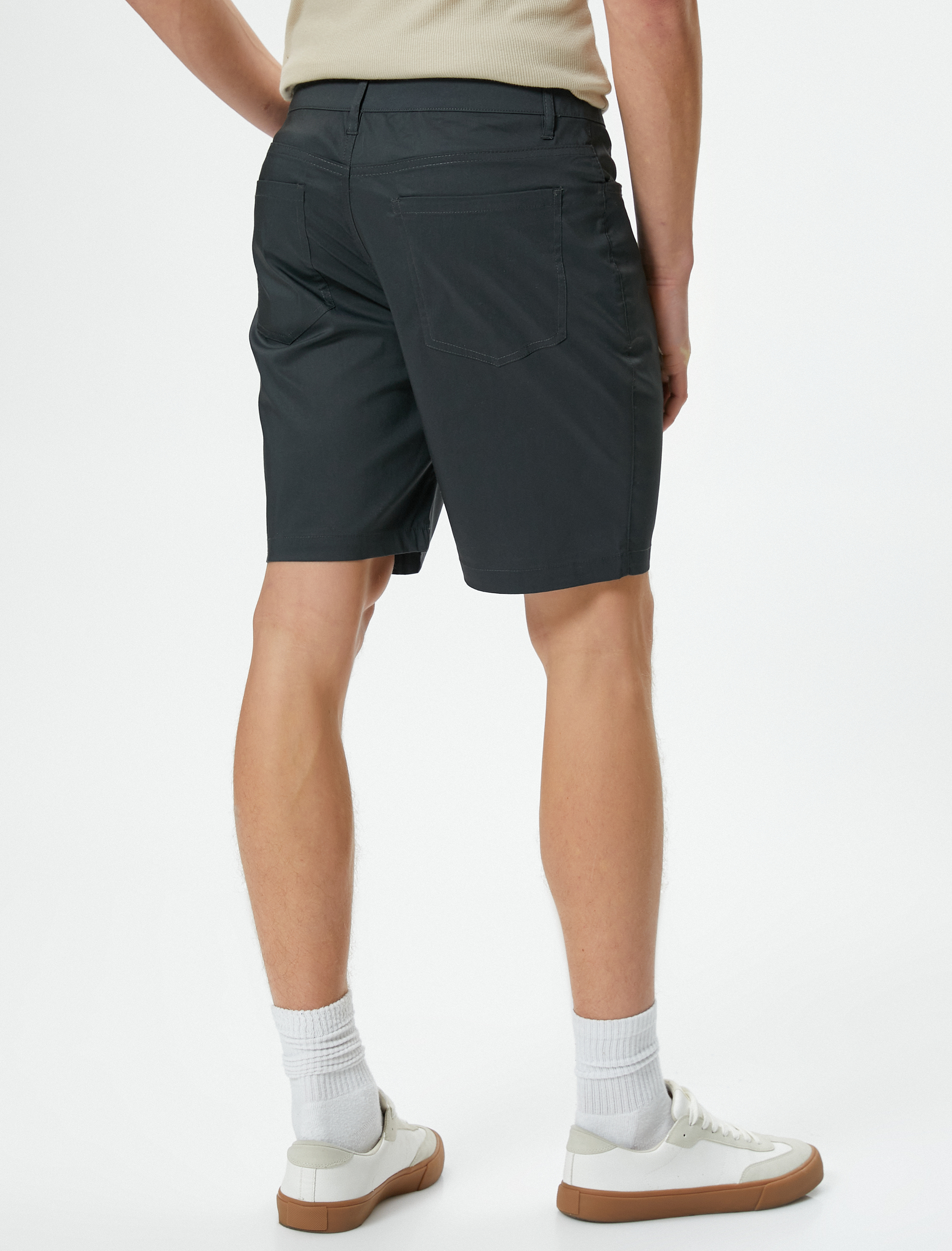   Kumaş Şort Slim Fit Düğmeli Cep Detaylı