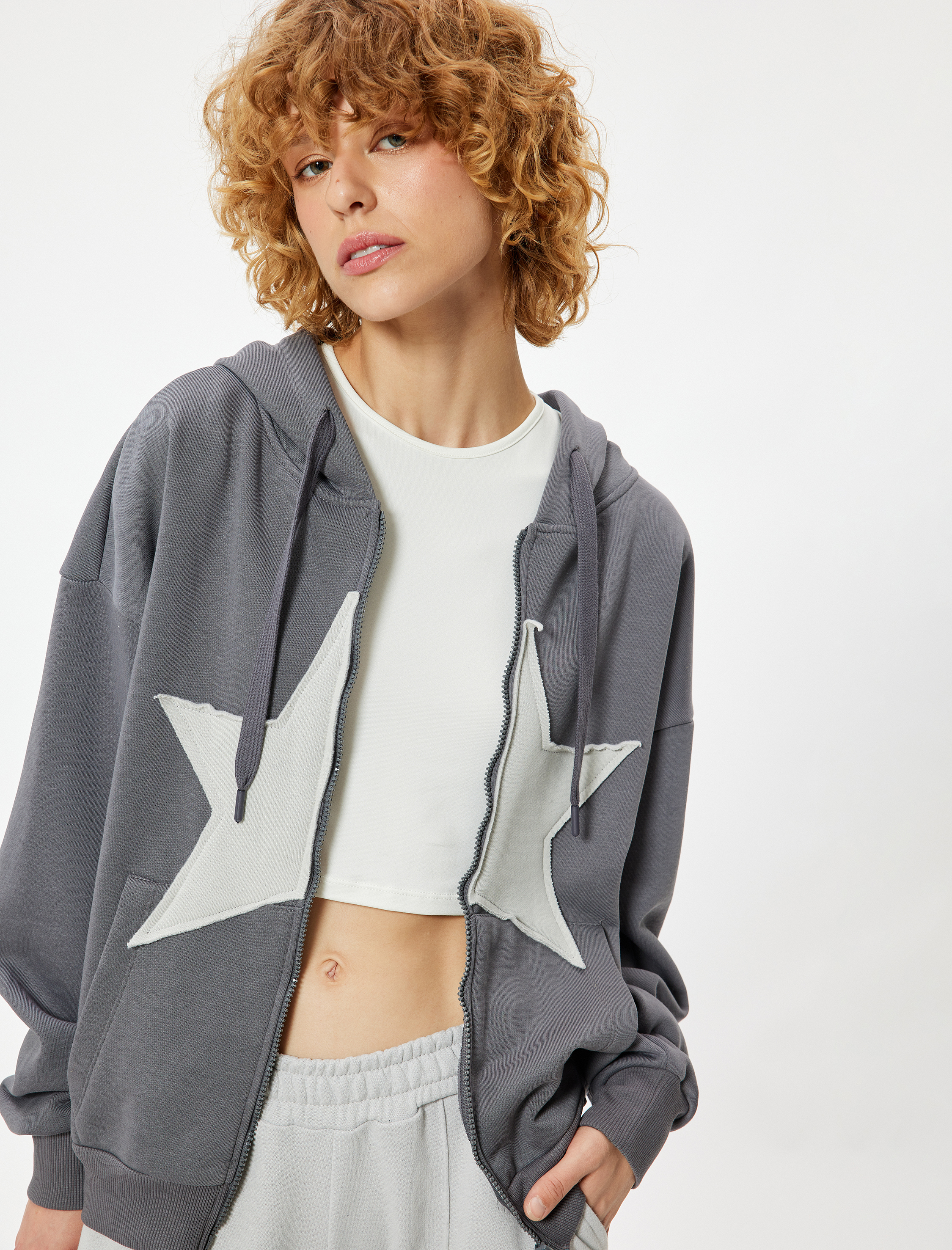   Şardonlu Oversize Fermuarlı Sweatshirt Yıldız İşlemeli Kanguru Cepli
