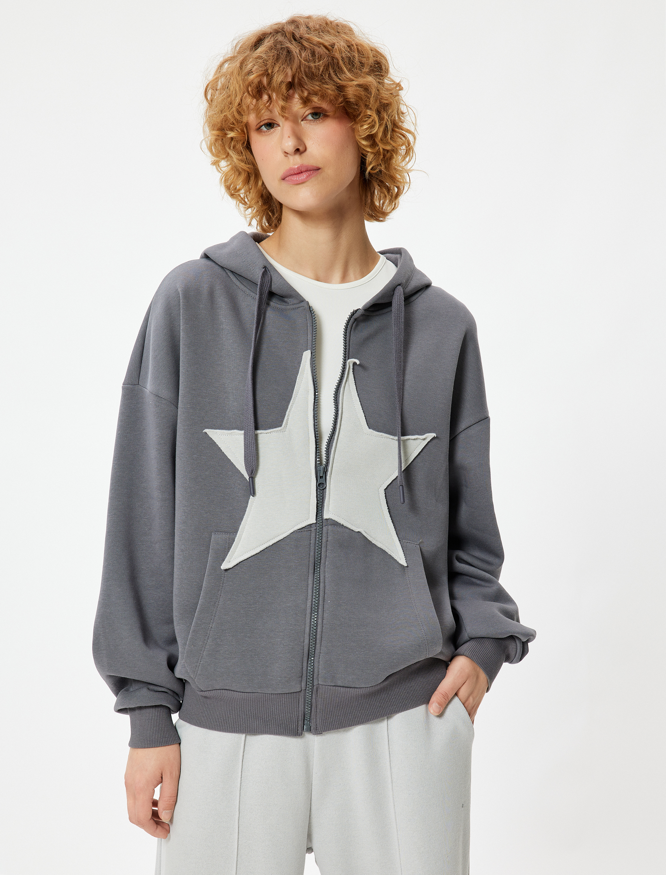   Şardonlu Oversize Fermuarlı Sweatshirt Yıldız İşlemeli Kanguru Cepli