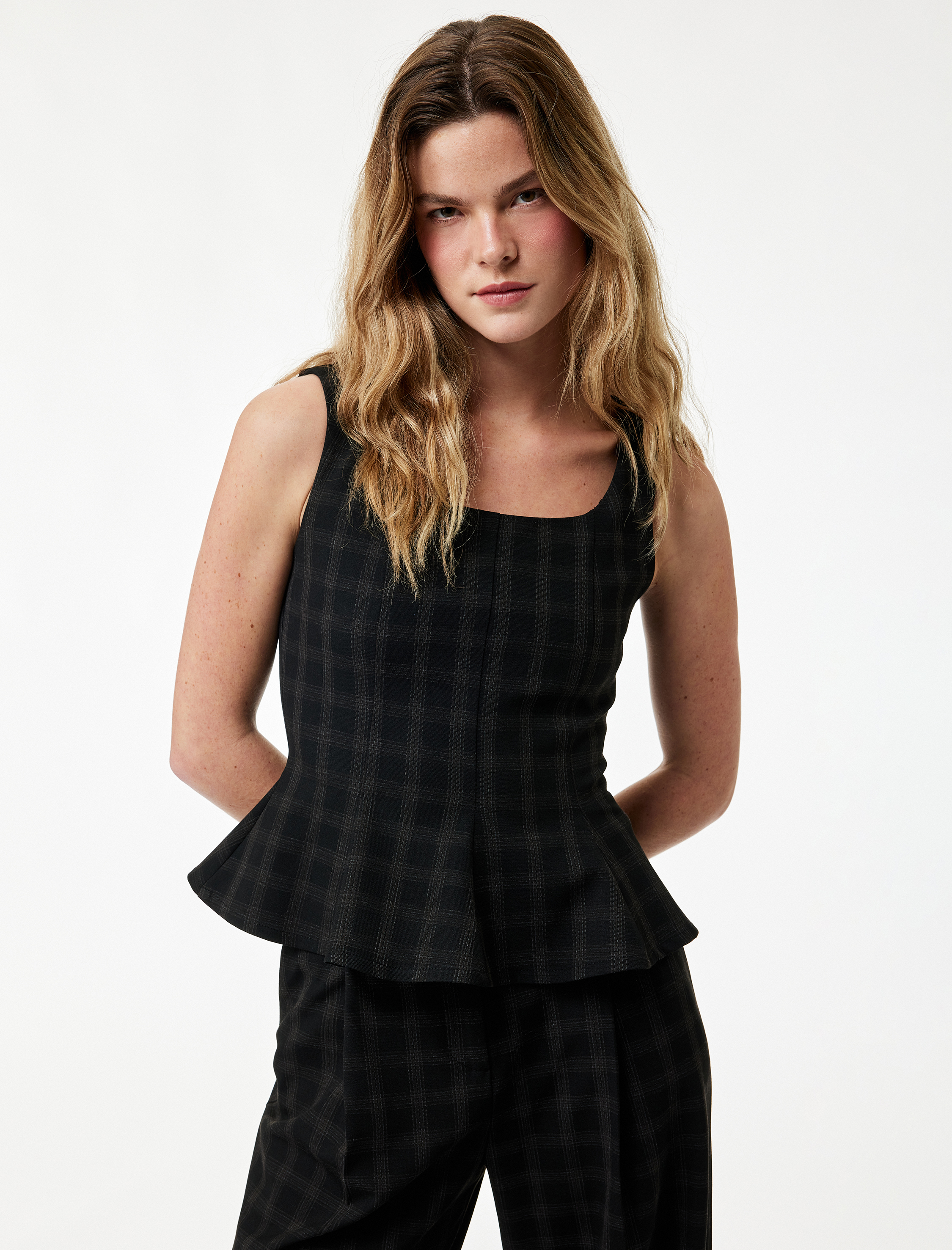 Koton Kare Yaka Kolsuz Ekose Peplum Bluz