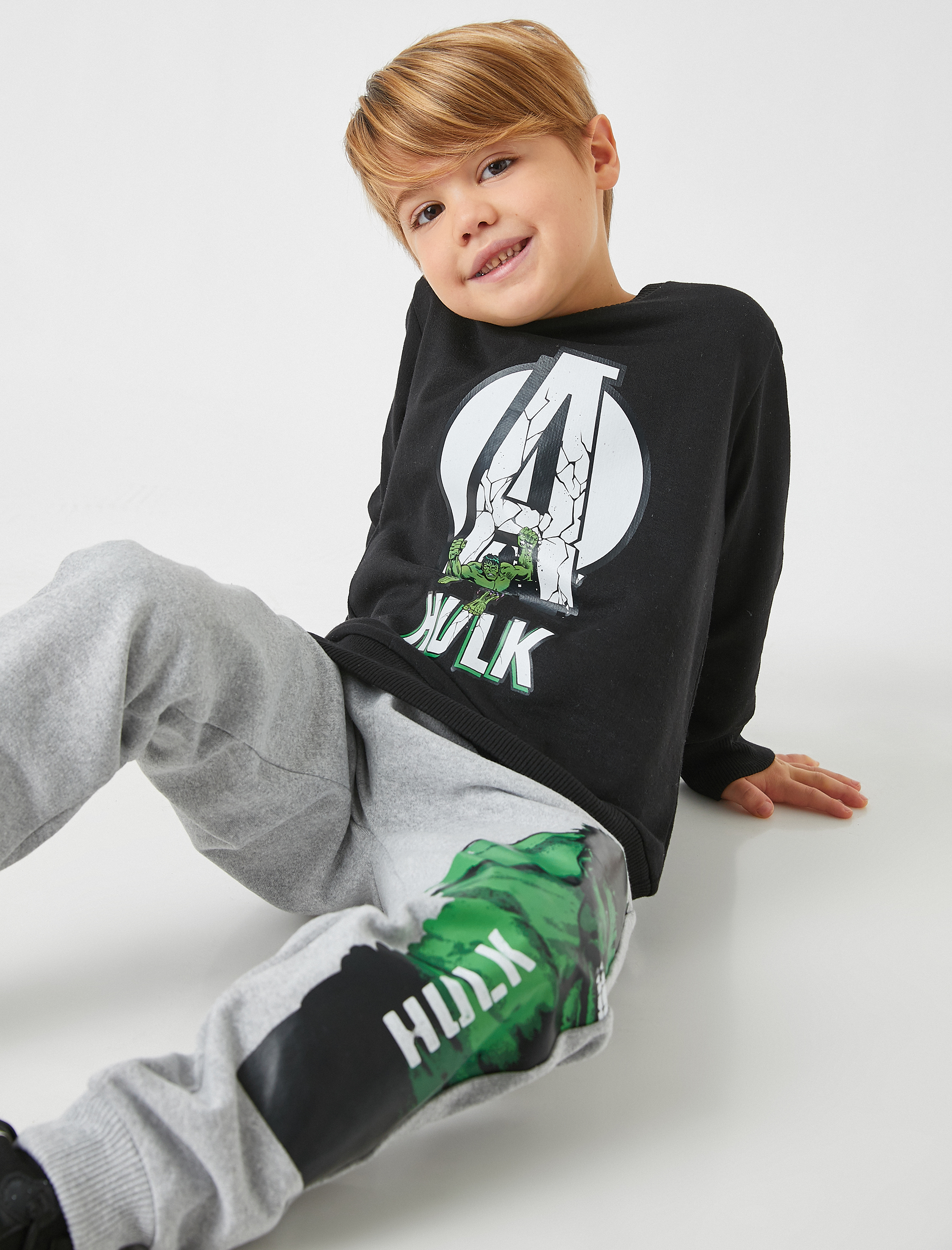  Erkek Çocuk Hulk Lisanslı Baskılı Sweatshirt Uzun Kollu