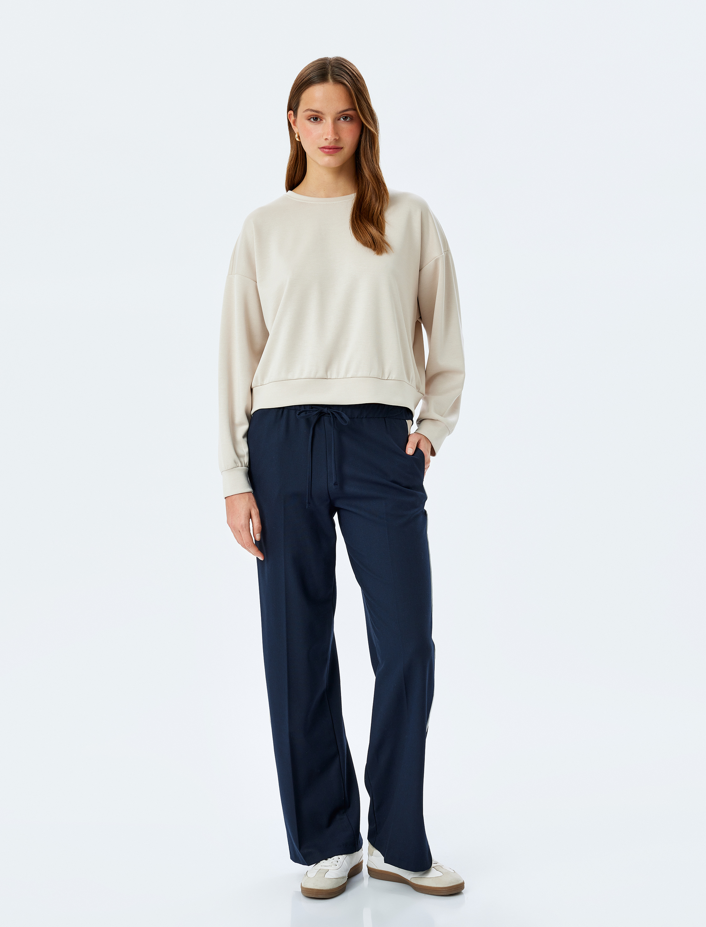   Modal Kumaş Bisiklet Yaka Uzun Kollu Basic Sweatshirt