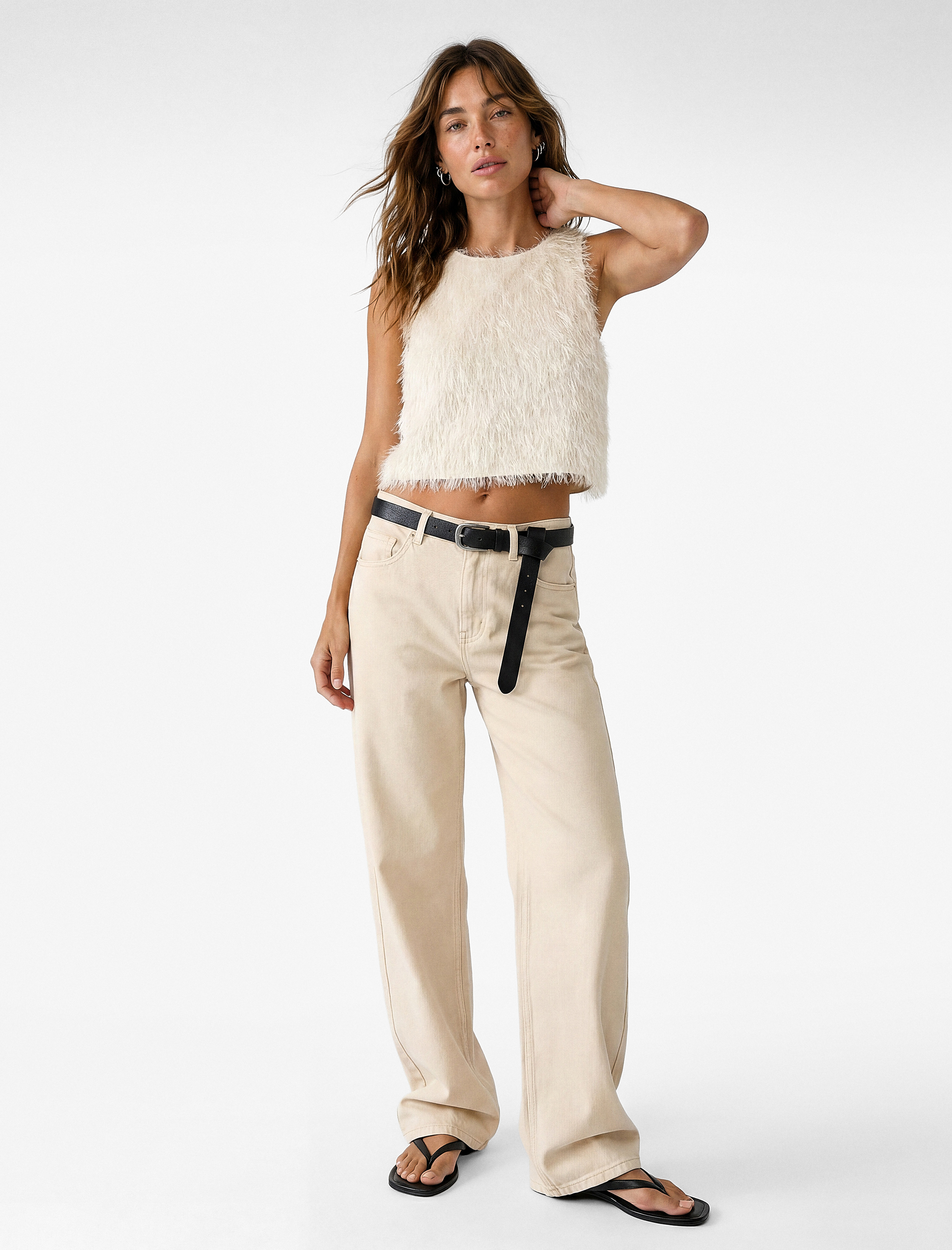   Kolsuz Bisiklet Yaka Püsküllü Crop Bluz
