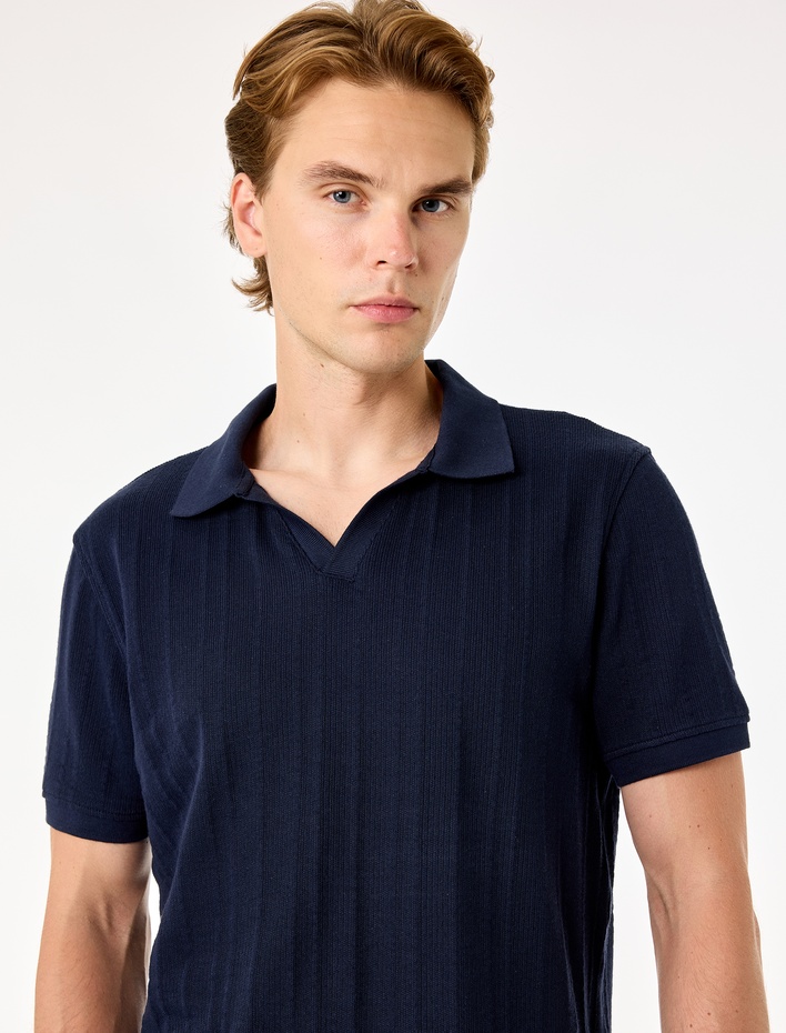  Pamuklu Regular Fit Kısa Kollu Dokulu Polo Yaka Tişört