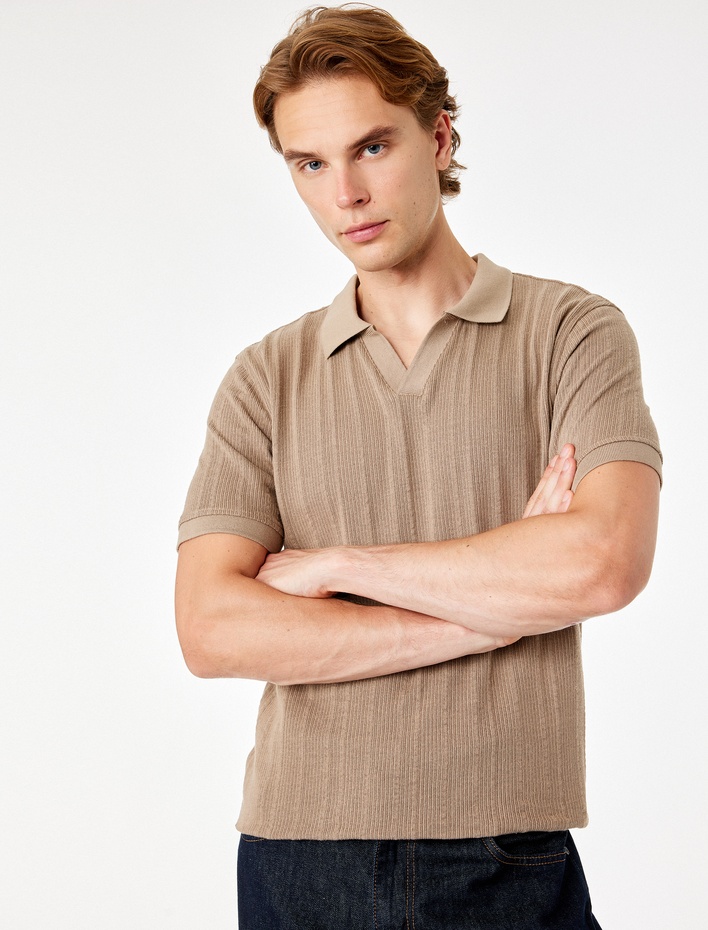  Pamuklu Regular Fit Kısa Kollu Dokulu Polo Yaka Tişört
