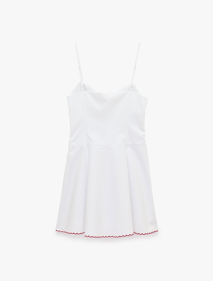 Koton X Sibil Çetinkaya - Pamuklu Kalp Yaka Çiçek İşleme Detaylı Korse Detaylı İnce Askılı Mini Poplin Elbise