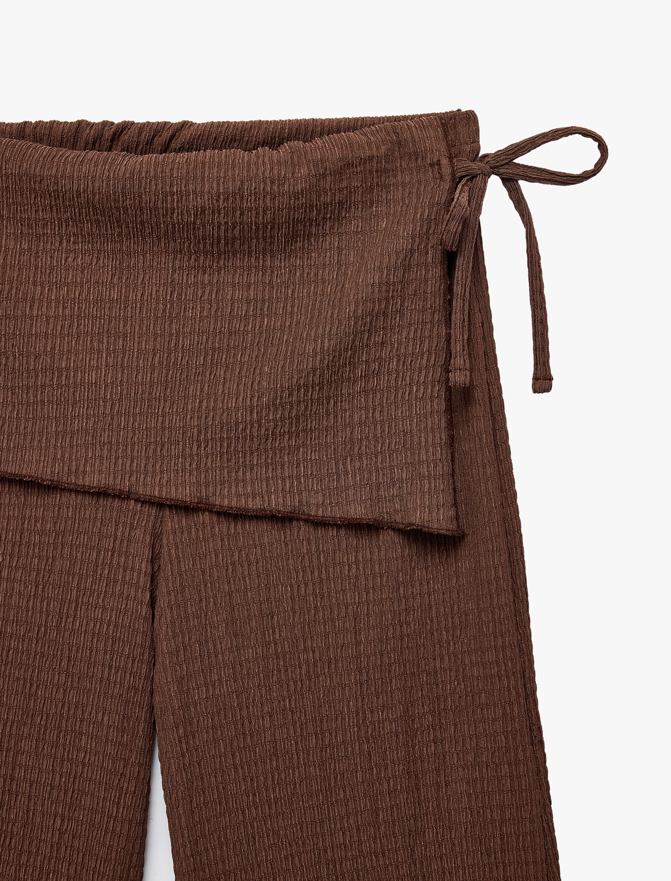   Bürümcük Kumaş Beli Bağcık Detaylı Geniş Paça Etekli Pantolon