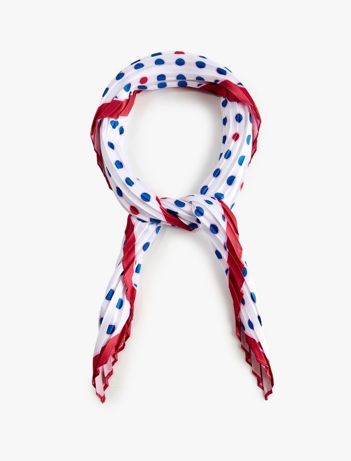 Kadın Pileli Puantiyeli Saten Kare Fular Bandana