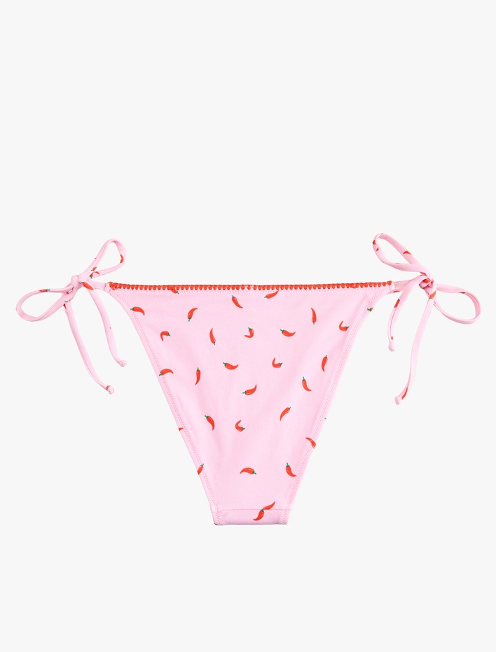 Koton X Sibil Çetinkaya - Kroşe Detaylı Biber Baskılı Yanları İpli Bikini Altı