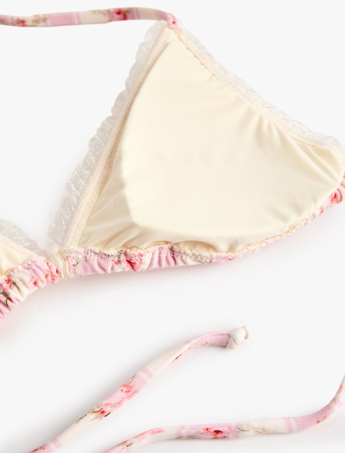  Koton X Sibil Çetinkaya - Fırfırlı Dantel Detaylı Çiçekli Üçgen Bikini Üstü