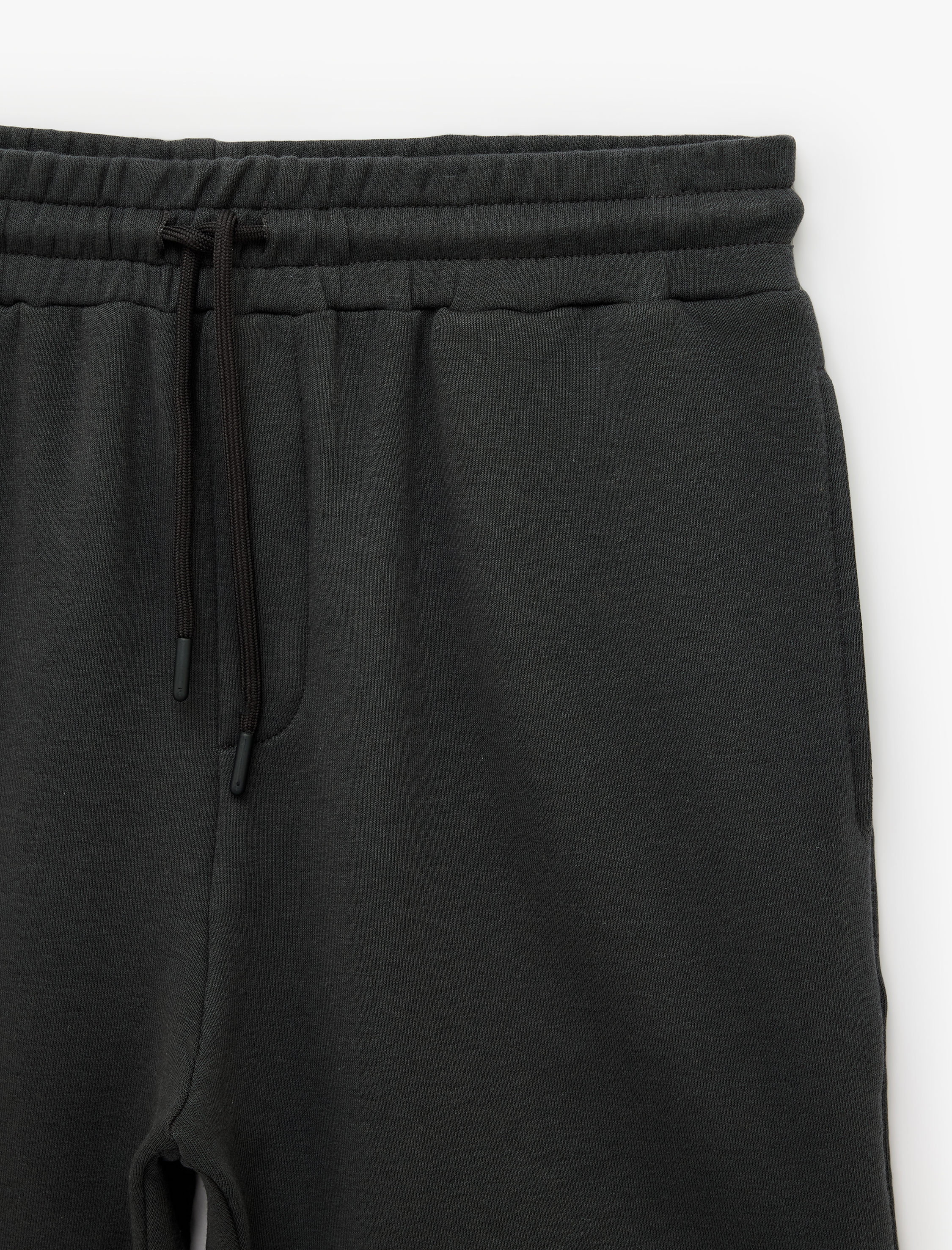   Modal Karışımlı Cepli Straight Fit Beli Bağcıklı Spor Şort