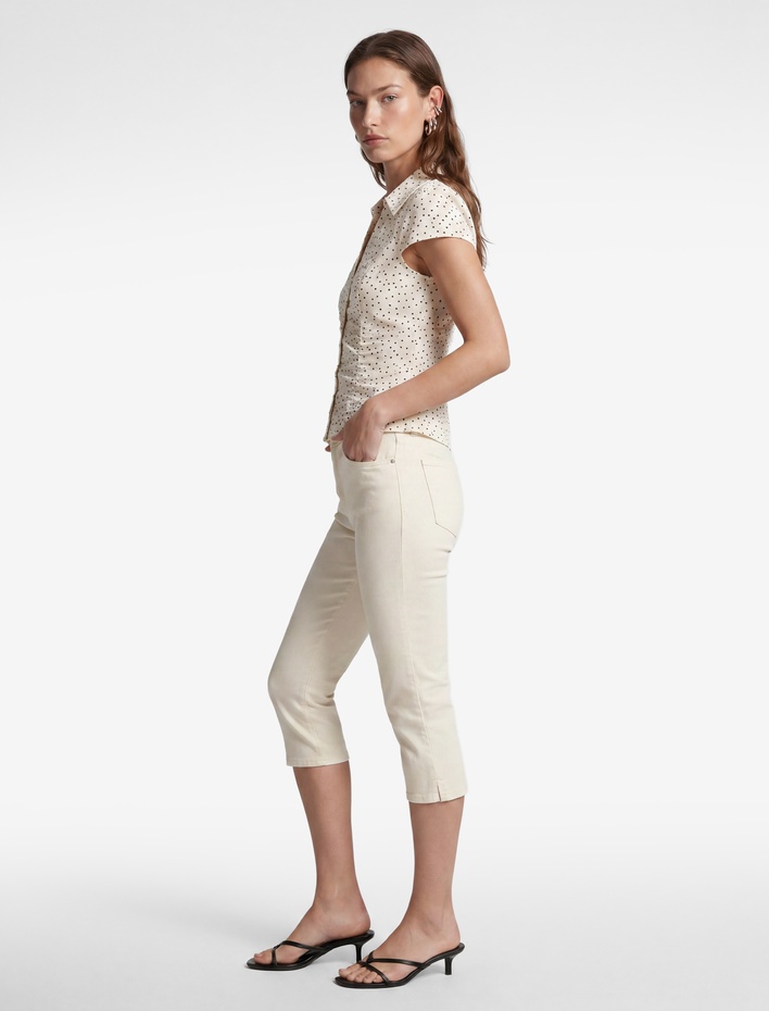  Koton X Sibil Çetinkaya - Pamuklu Düğmeli Cepli Slim Fit Kapri Pantolon