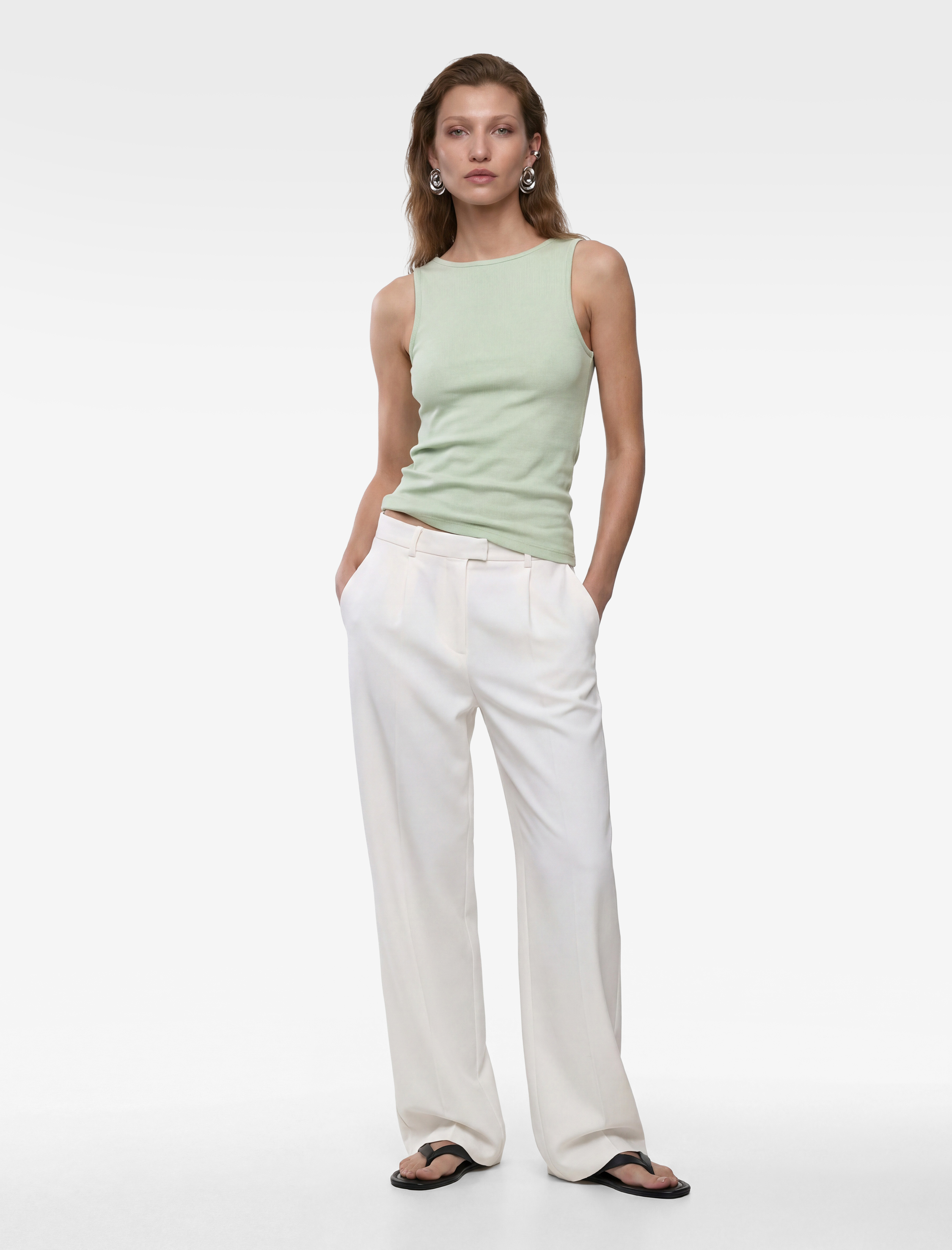   Pamuklu Slim Fit Kolsuz Kayık Yaka Bluz