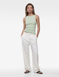 Pamuklu Slim Fit Kolsuz Kayık Yaka Bluz