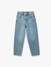 Pamuklu Cep Detaylı Rahat Kesim Denim Pantolon