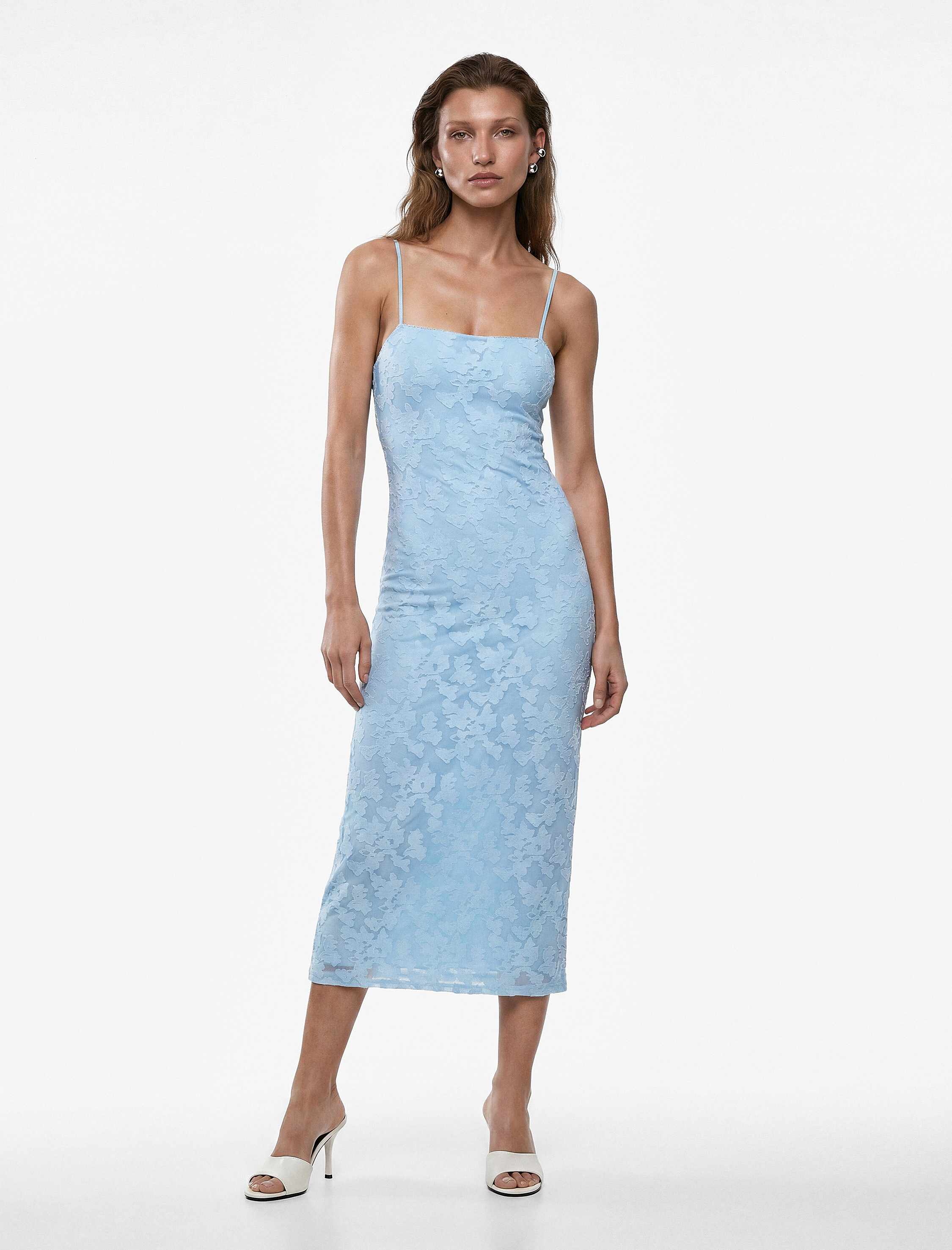   Slim Fit Floral Dantel Dokulu İnce Askılı Midi Elbise