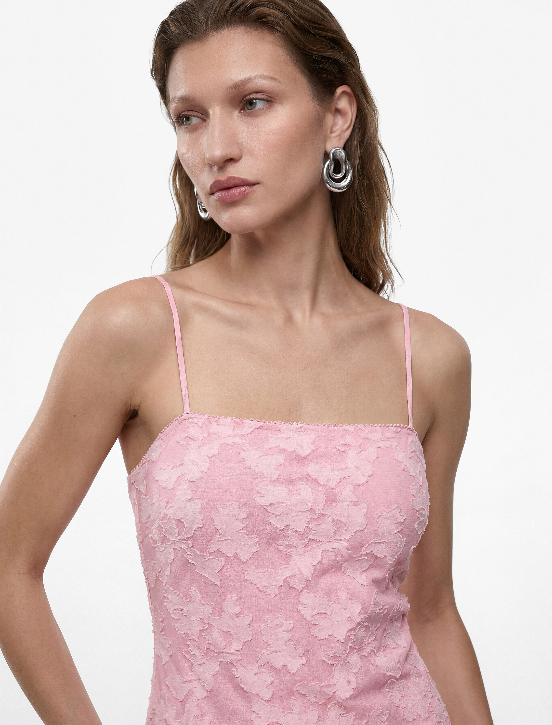   Slim Fit Floral Dantel Dokulu İnce Askılı Midi Elbise