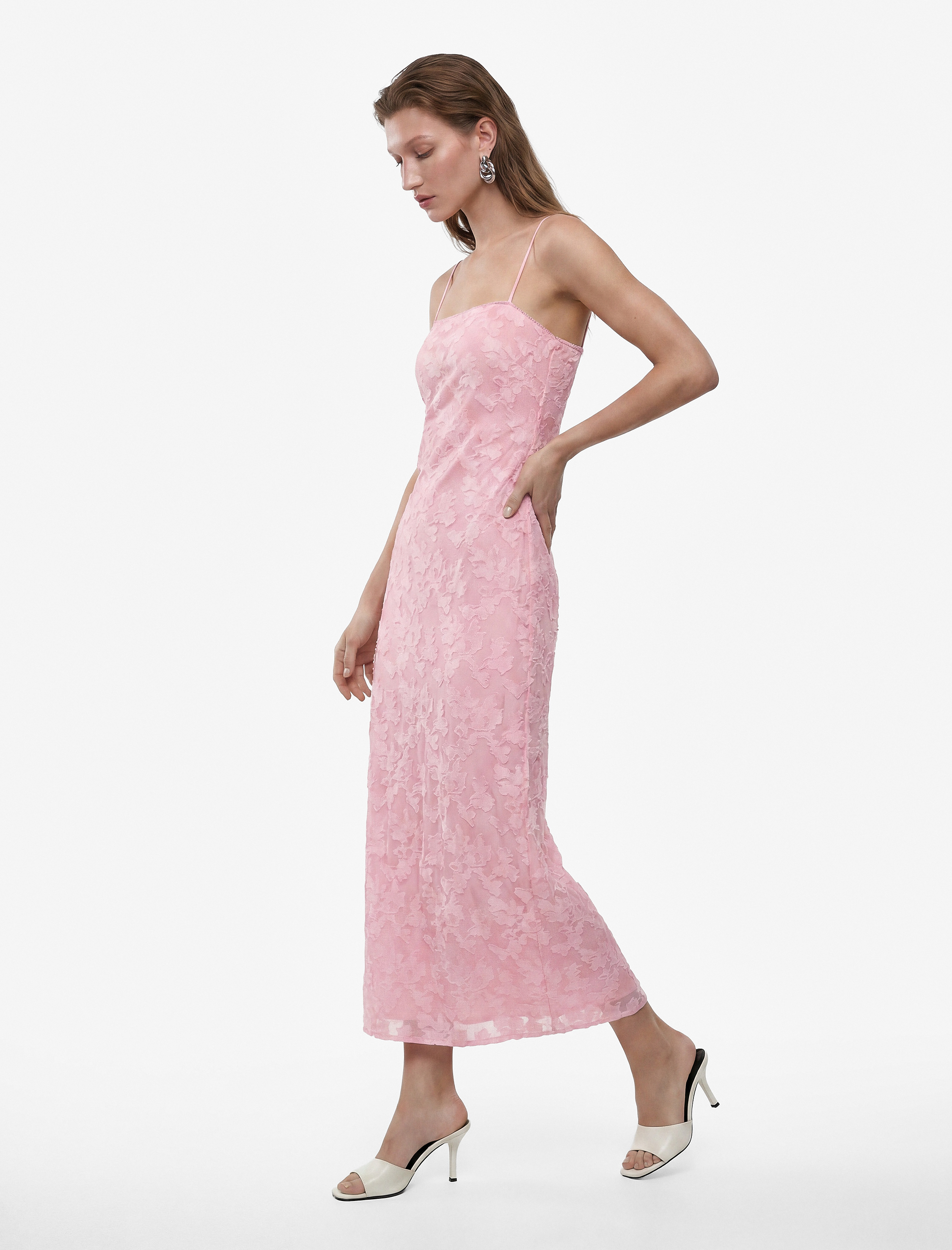   Slim Fit Floral Dantel Dokulu İnce Askılı Midi Elbise