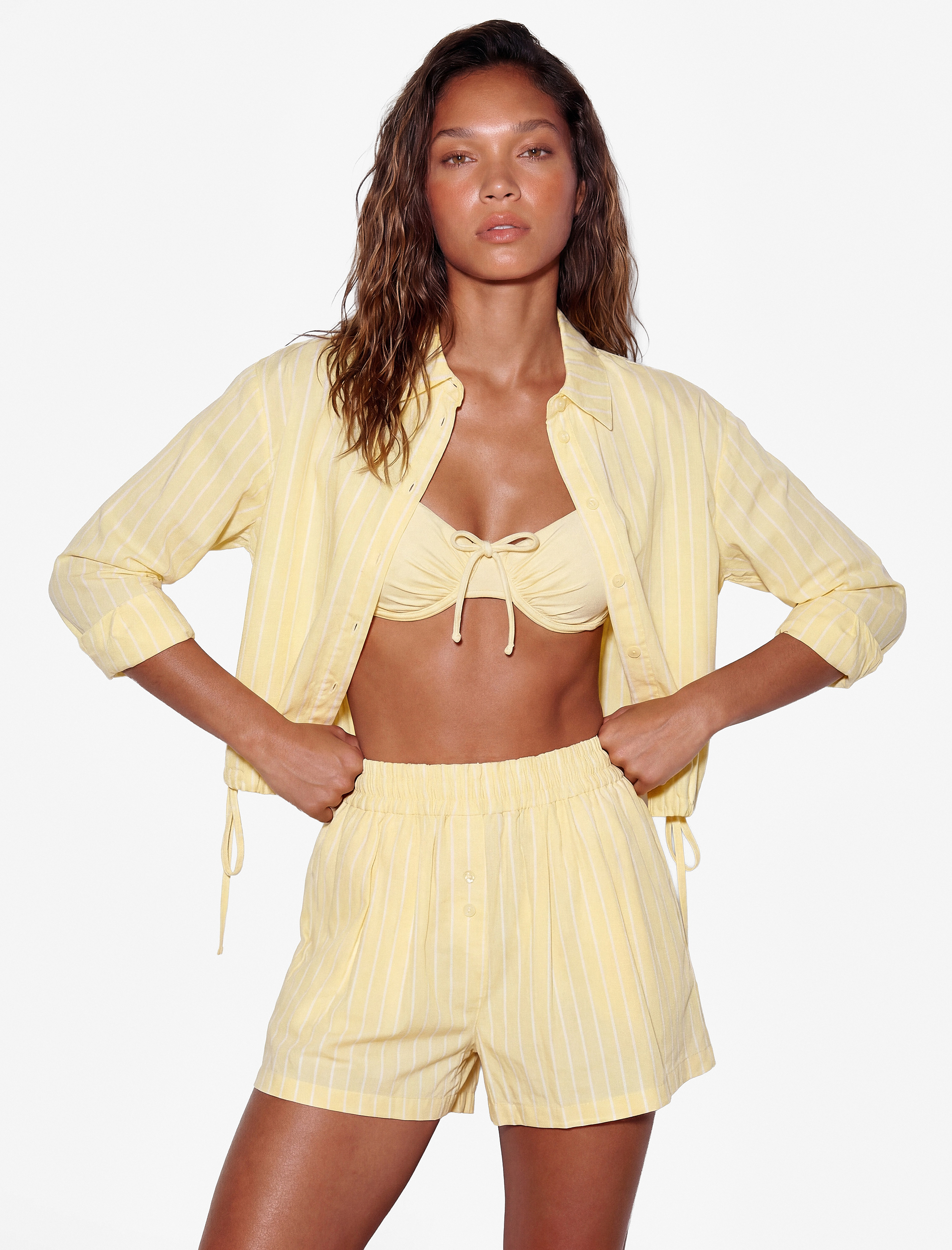   Koton X Sibil Çetinkaya - Uzun Kollu Büzgü Detaylı Çizgili Crop Gömlek