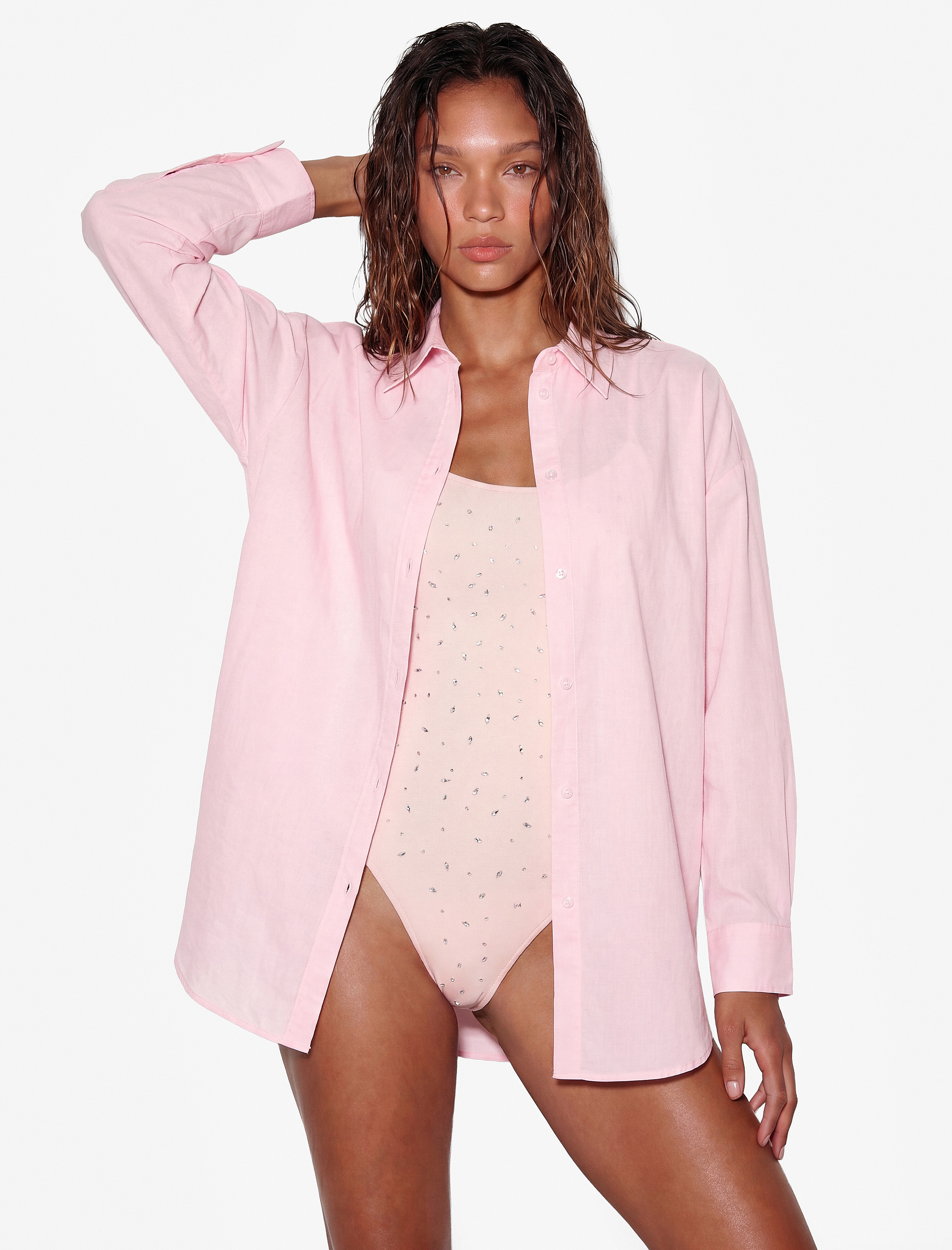   Koton X Sibil Çetinkaya - Pamuklu Uzun Kollu Arkası Hibiskus Çiçek Baskılı Oversize Plaj Gömleği