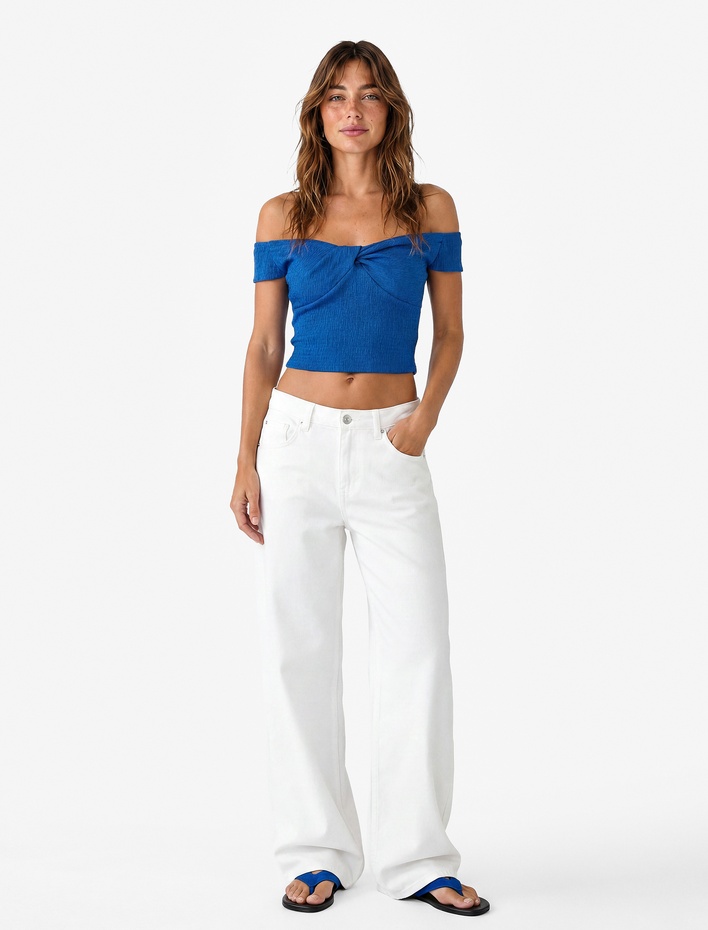  Koton X Şahika Ercümen - Bürümcük Kumaş Kalp Yaka Düğüm Detaylı Omzu Açık Crop Top