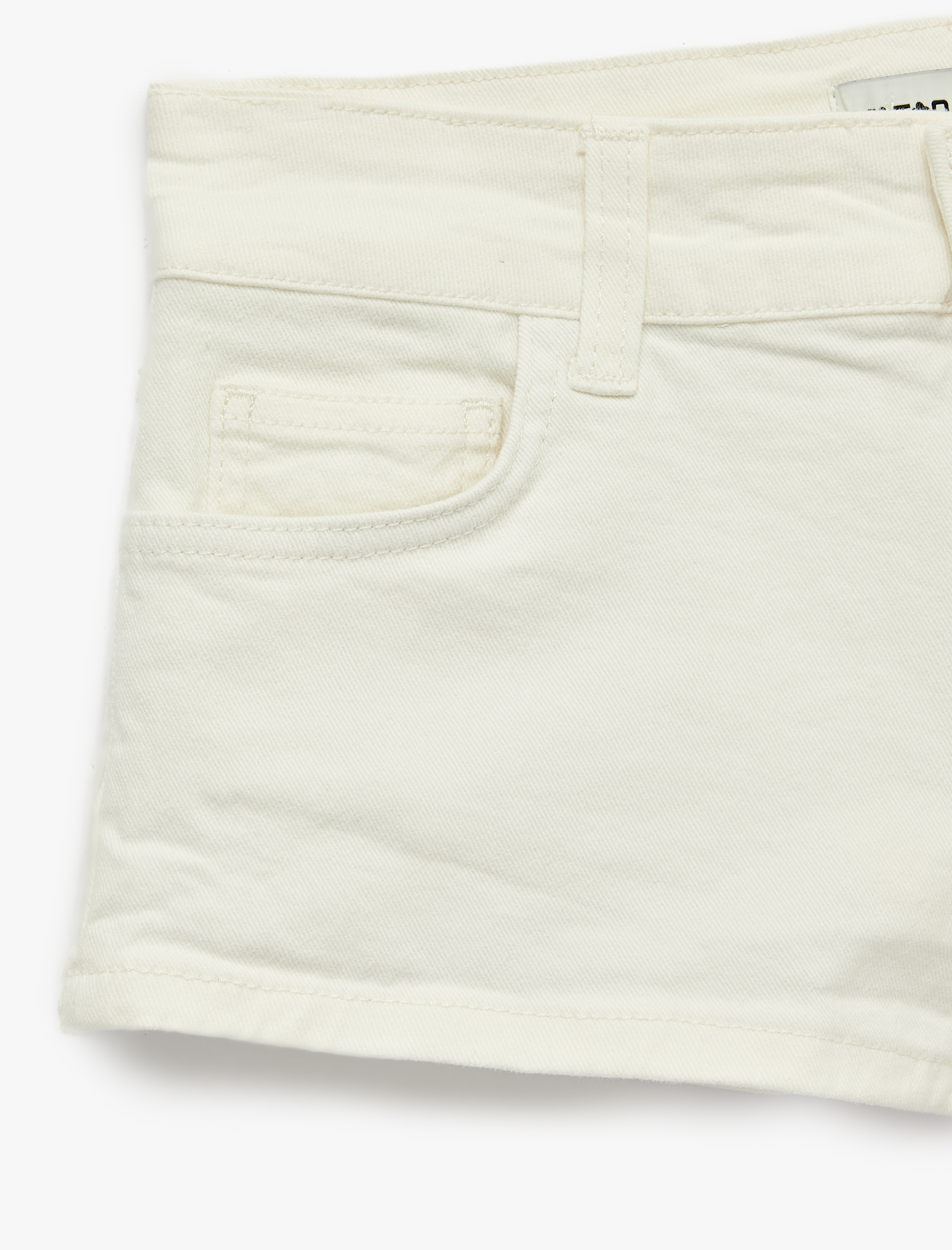   Pamuklu Cepli Düğmeli Düşük Bel Brodeli Slim Fit Mini Şort