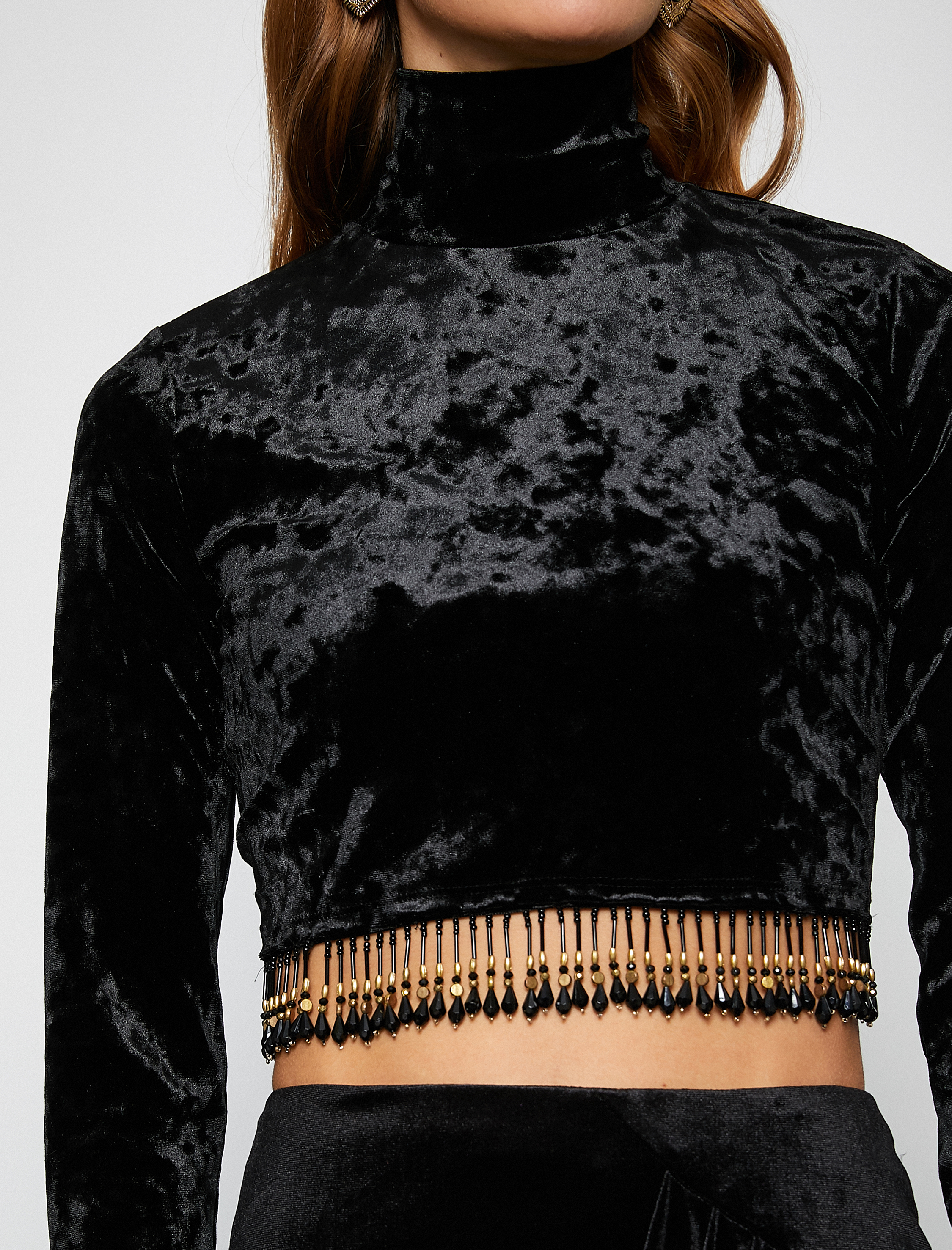   Koton X Selected by Melis Ağazat - Boncuk Detaylı Kadife Crop Bluz