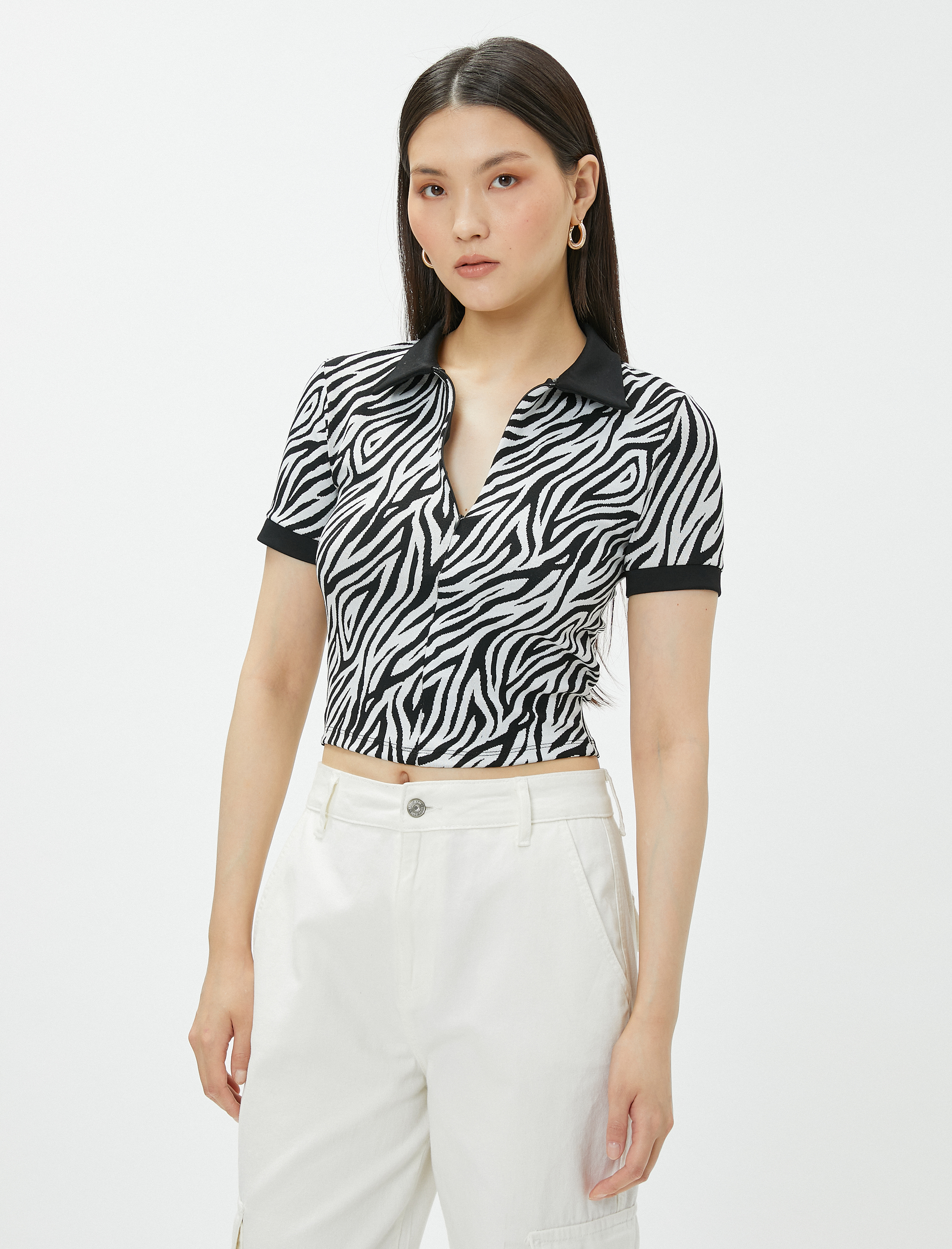   Crop Tişört Zebra Desenli Yarım Fermuarlı Polo Yaka