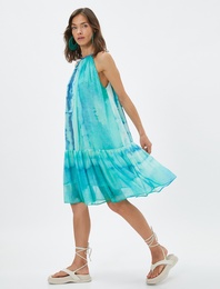 Koton X Selected by Şahika Ercümen - Halter Yaka Batik Desenli Midi Elbise