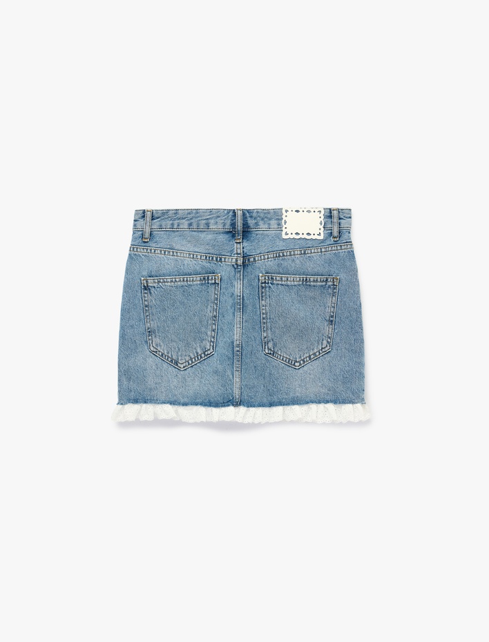  Dantel Detaylı Cepli Düğmeli Mini Denim Etek