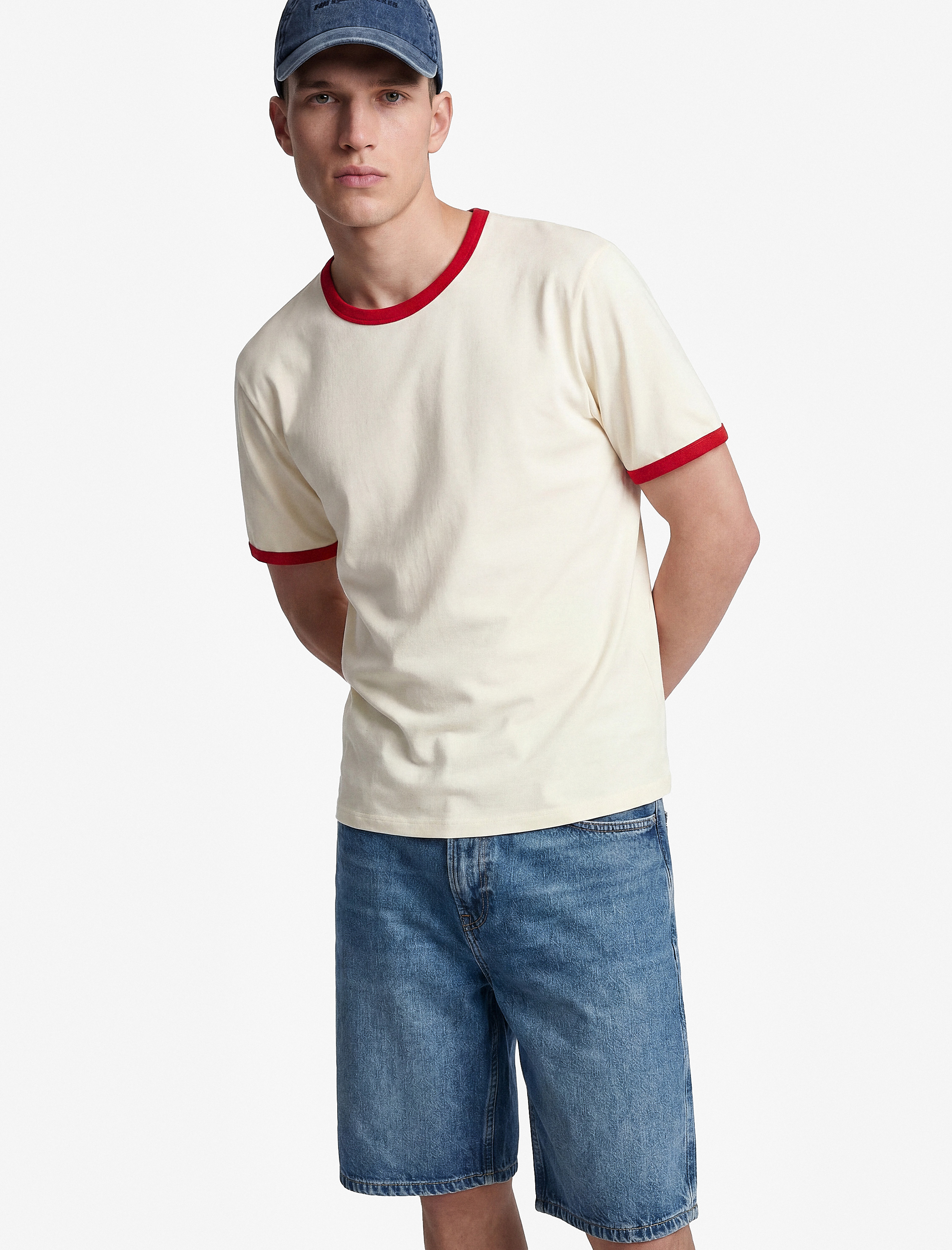   Kısa Kollu Biyeli Pamuklu Tok Kumaş Bisiklet Yaka Slim Fit Tişört