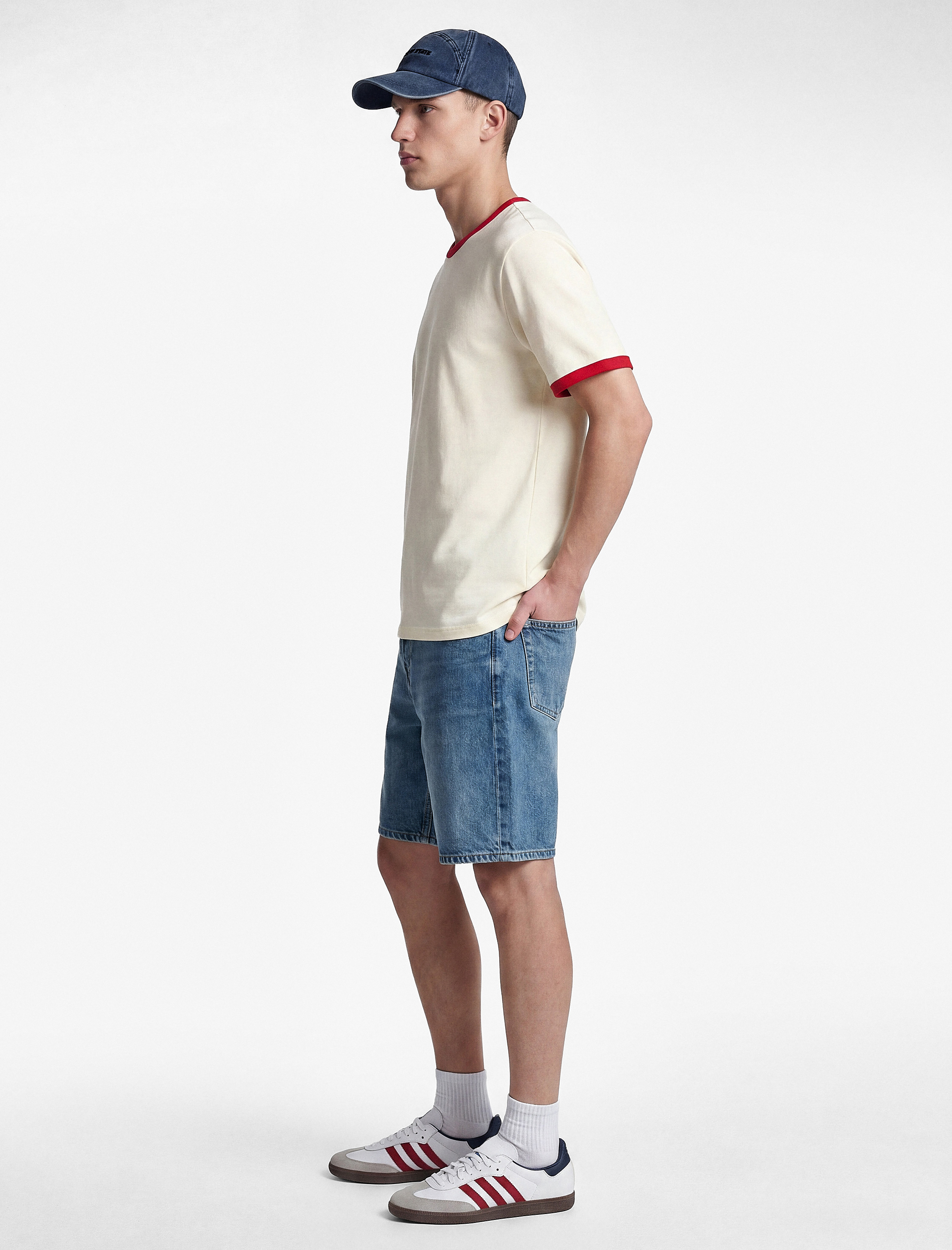   Kısa Kollu Biyeli Pamuklu Tok Kumaş Bisiklet Yaka Slim Fit Tişört