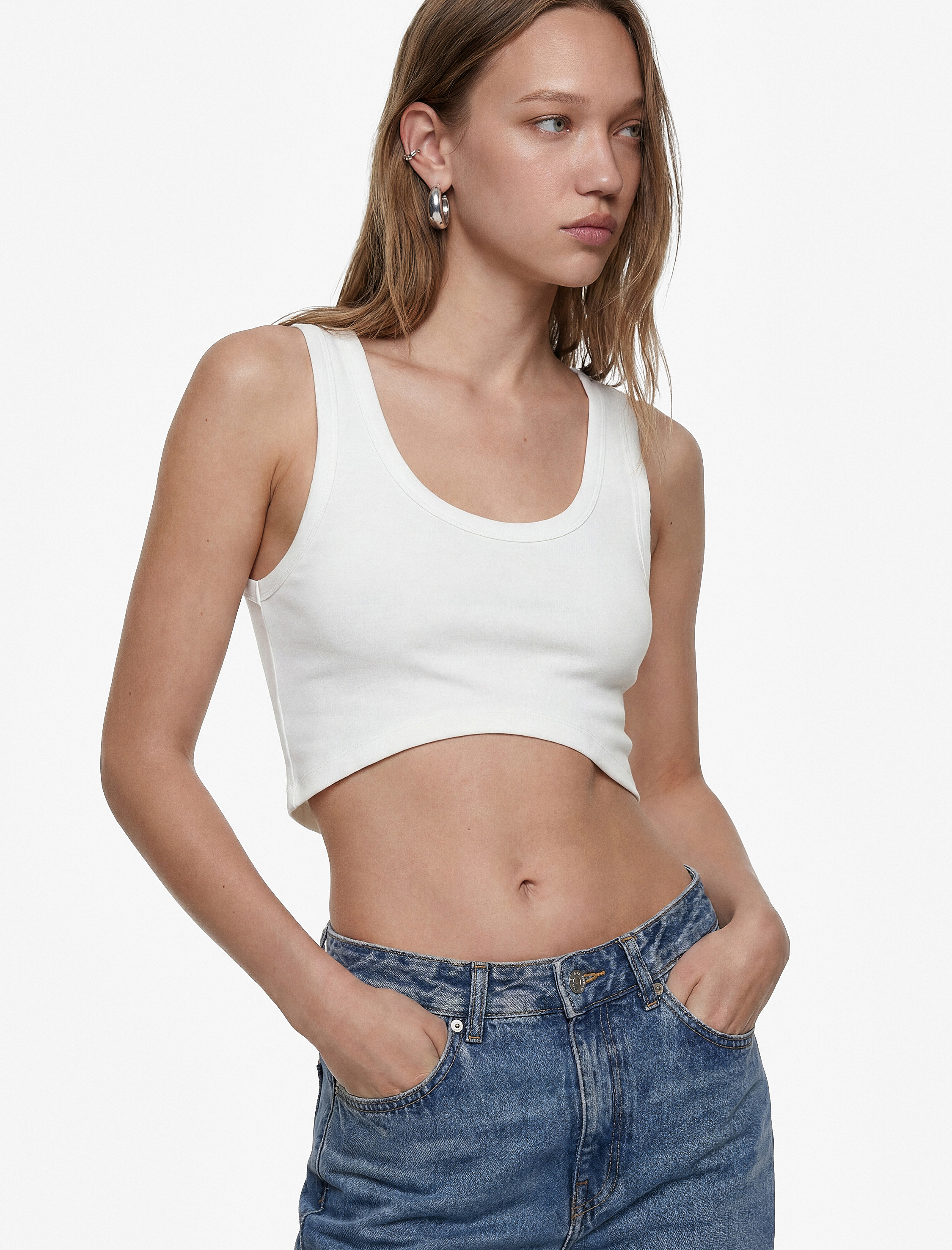 Koton Pamuklu Slim Fit U Yaka Basic Crop Kolsuz Atlet görsel 2