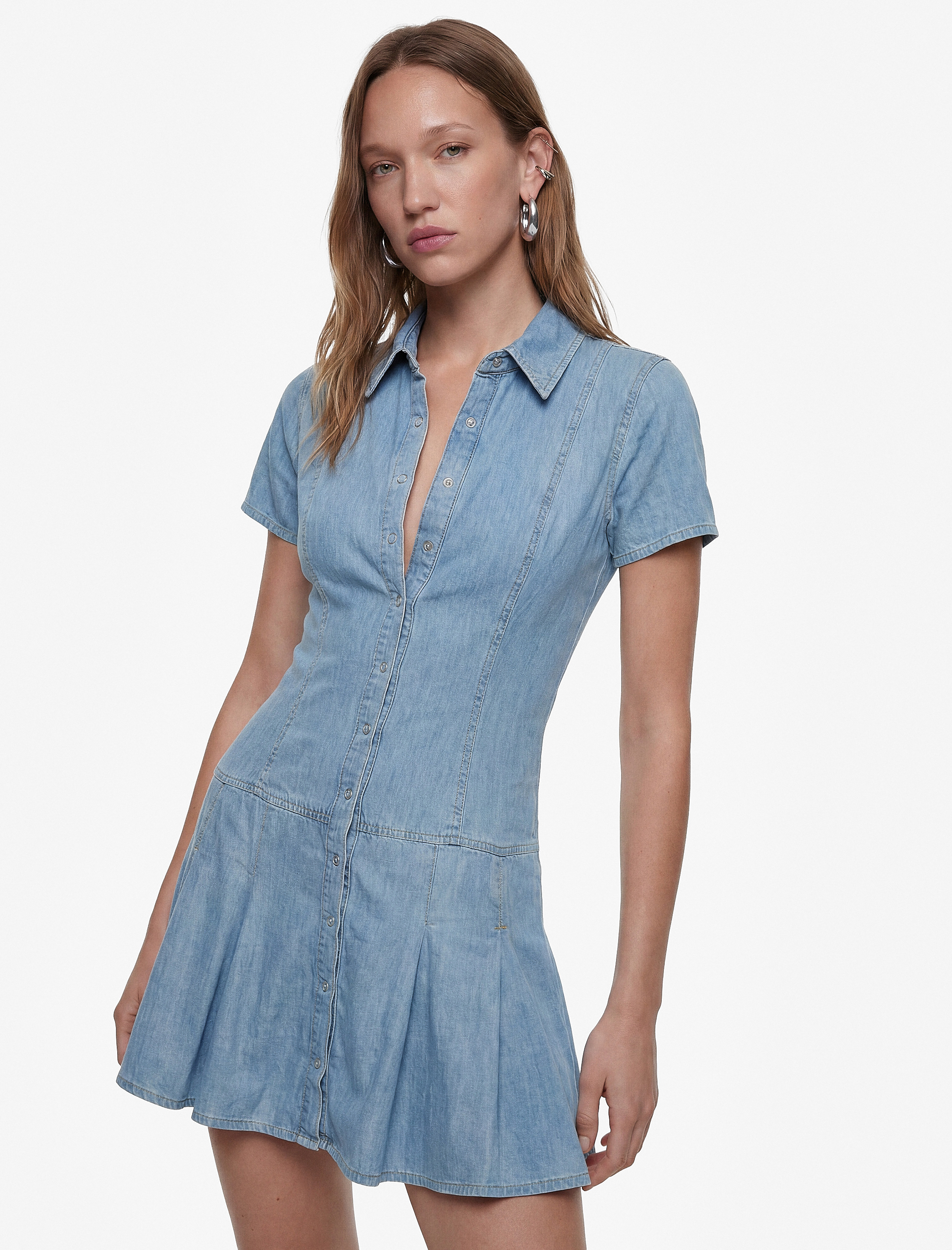   Pamuklu Klasik Yaka Kısa Kollu Düğmeli Pileli Mini Denim Elbise