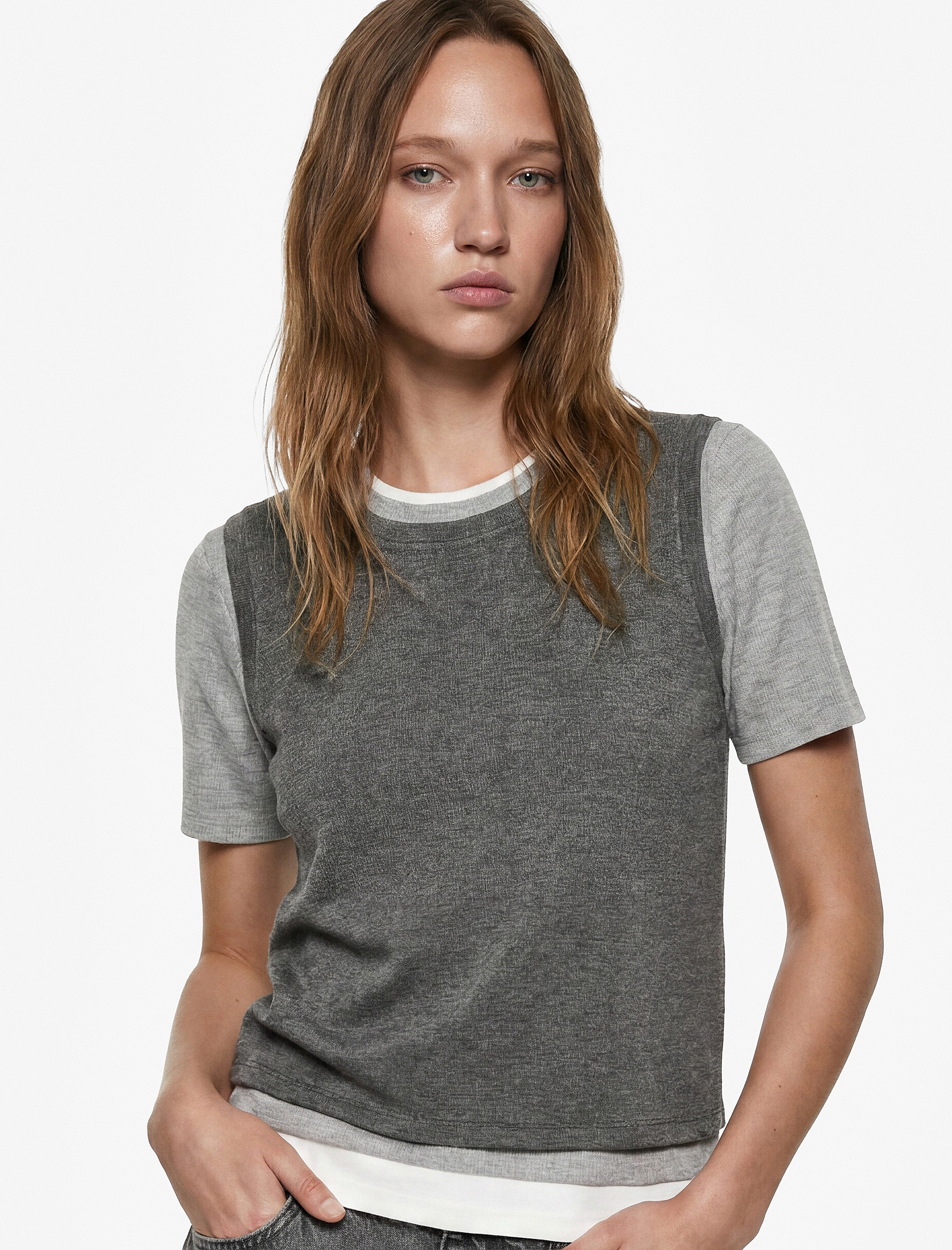   Slim Fit Bisiklet Yaka Katlı Viskon Karışımlı Kısa Kollu Tişört