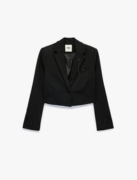 Broş Detaylı Geniş Yaka Uzun Kollu Crop Blazer Ceket