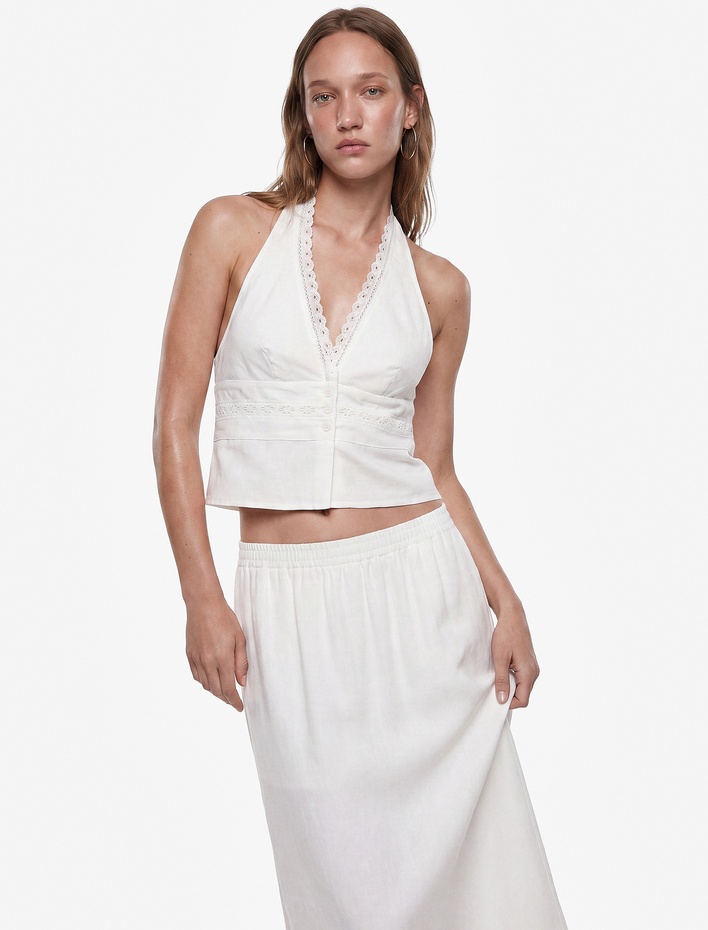  Pamuklu Halter Yaka Dantel Detaylı Düğmeli Kolsuz Crop Bluz